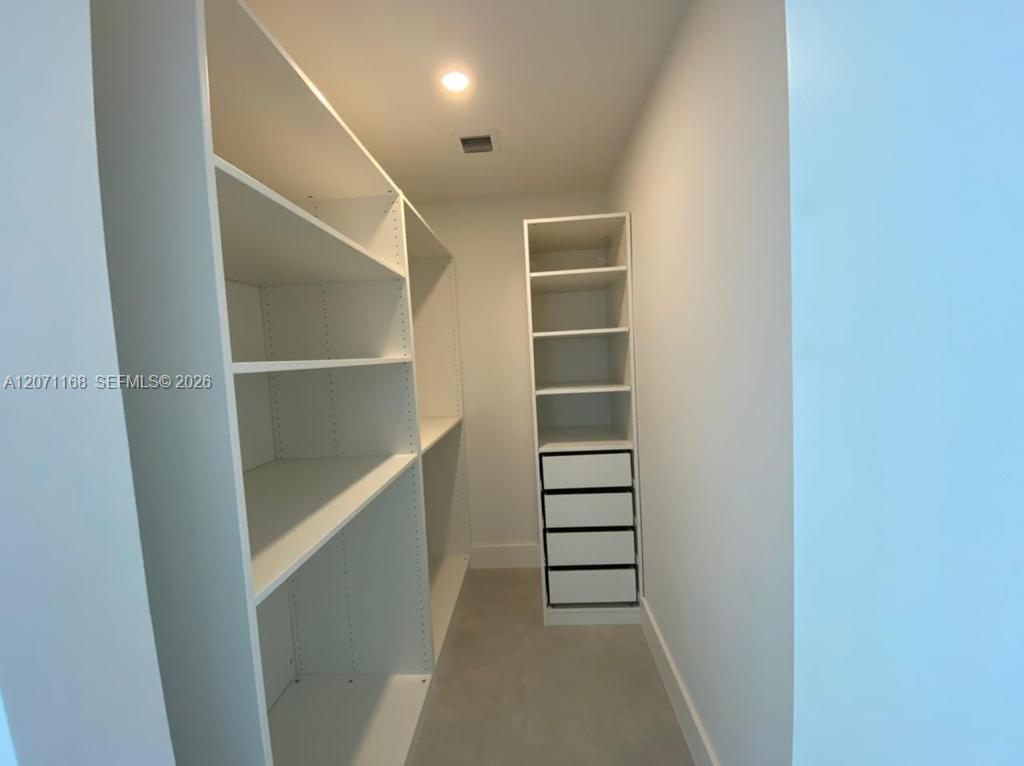 13800 Highland Dr View 6