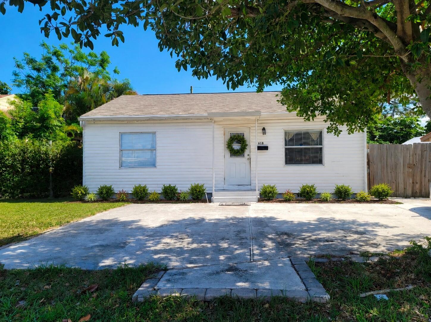 618 Hunter Street, West Palm Beach FL 33405
