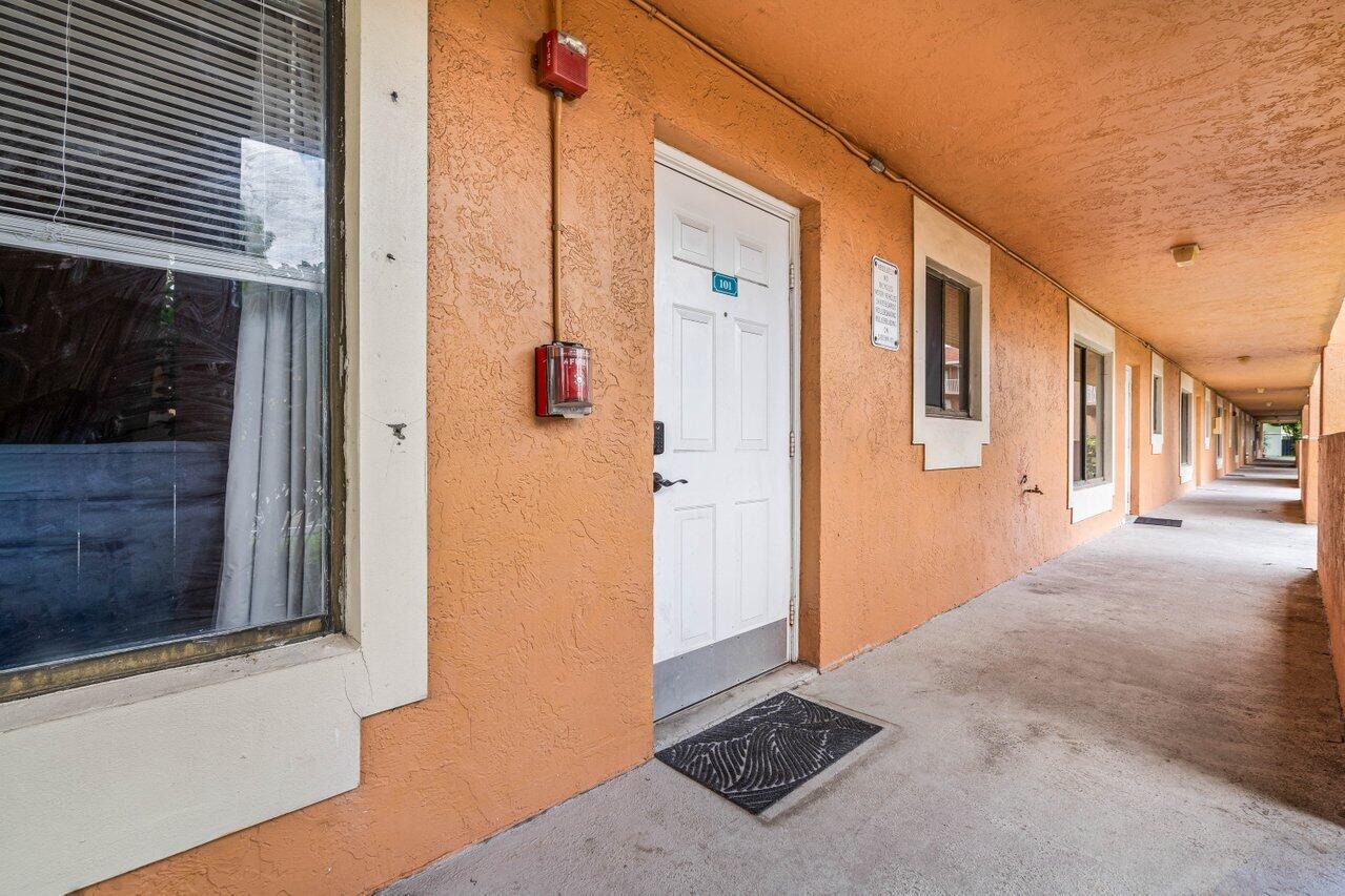 6900 SW 39th Street # 101j — Photo 2