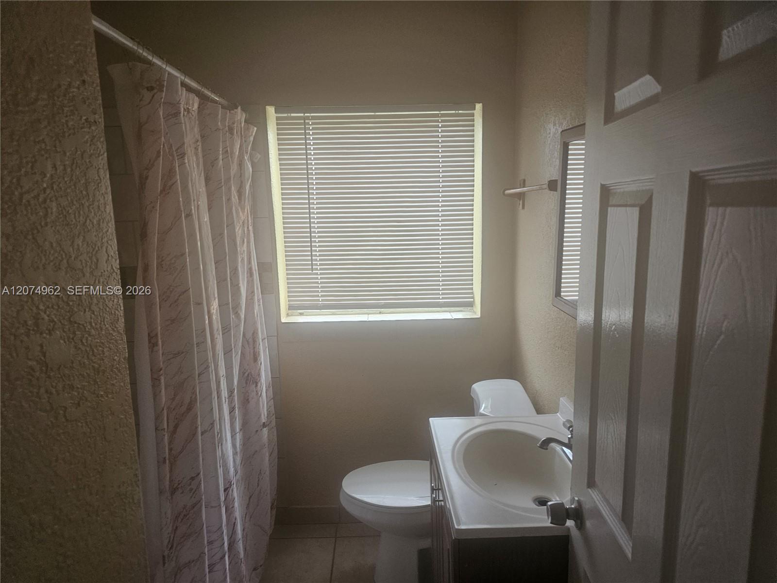 6112 SW 32nd St # 6112 — Photo 3