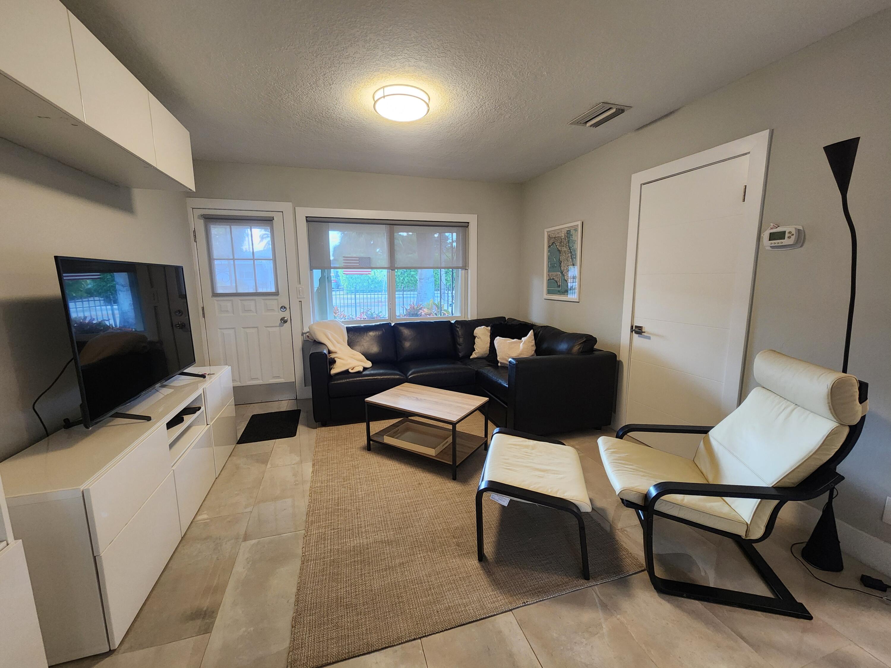 1006 SE 4th Street — Photo 3