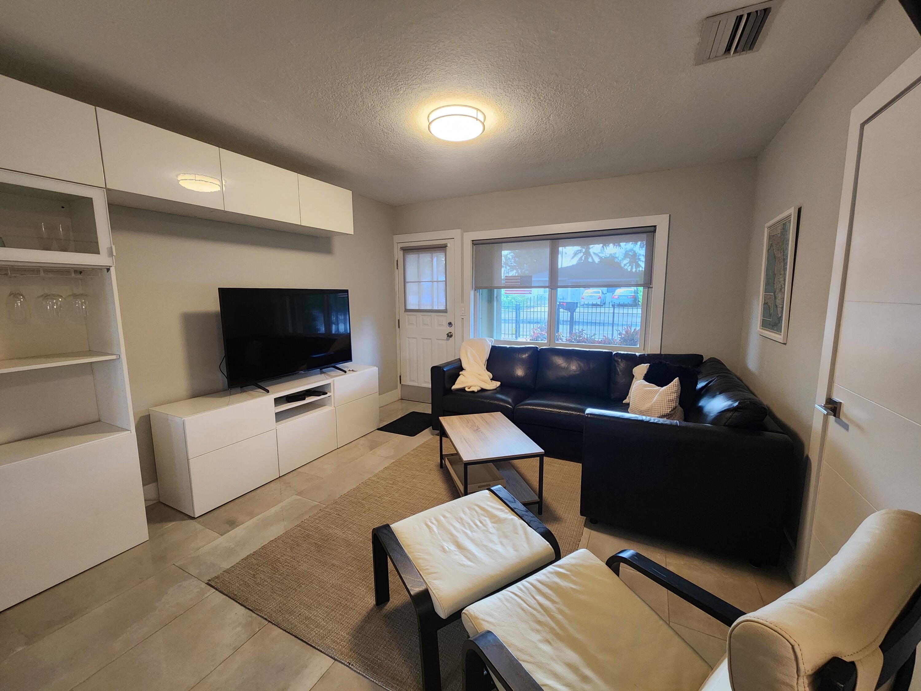 1006 SE 4th Street — Photo 5
