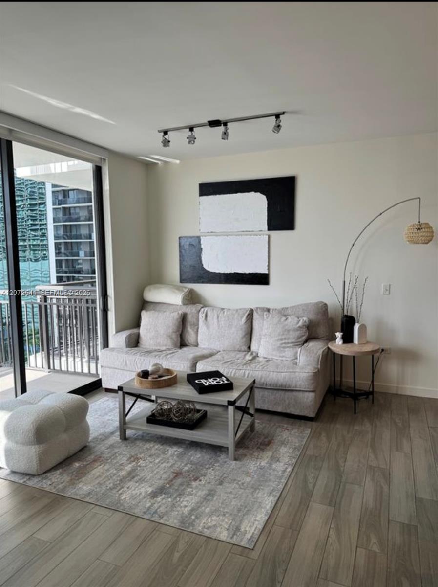 999 SW 1st Ave # 1814 — Photo 5
