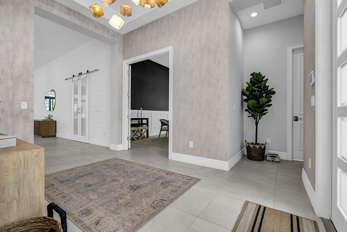 9046 CHAUVET Way — Photo 3