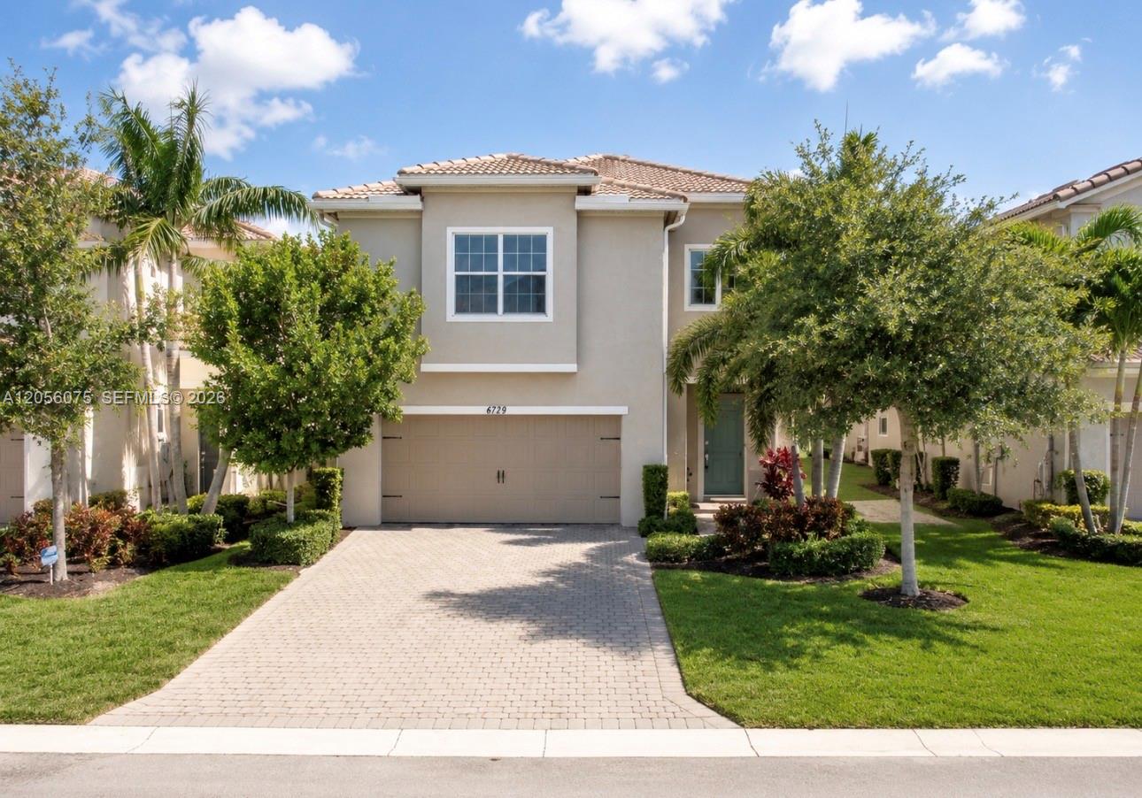 4729 Greenway Dr, Hollywood FL 33021
