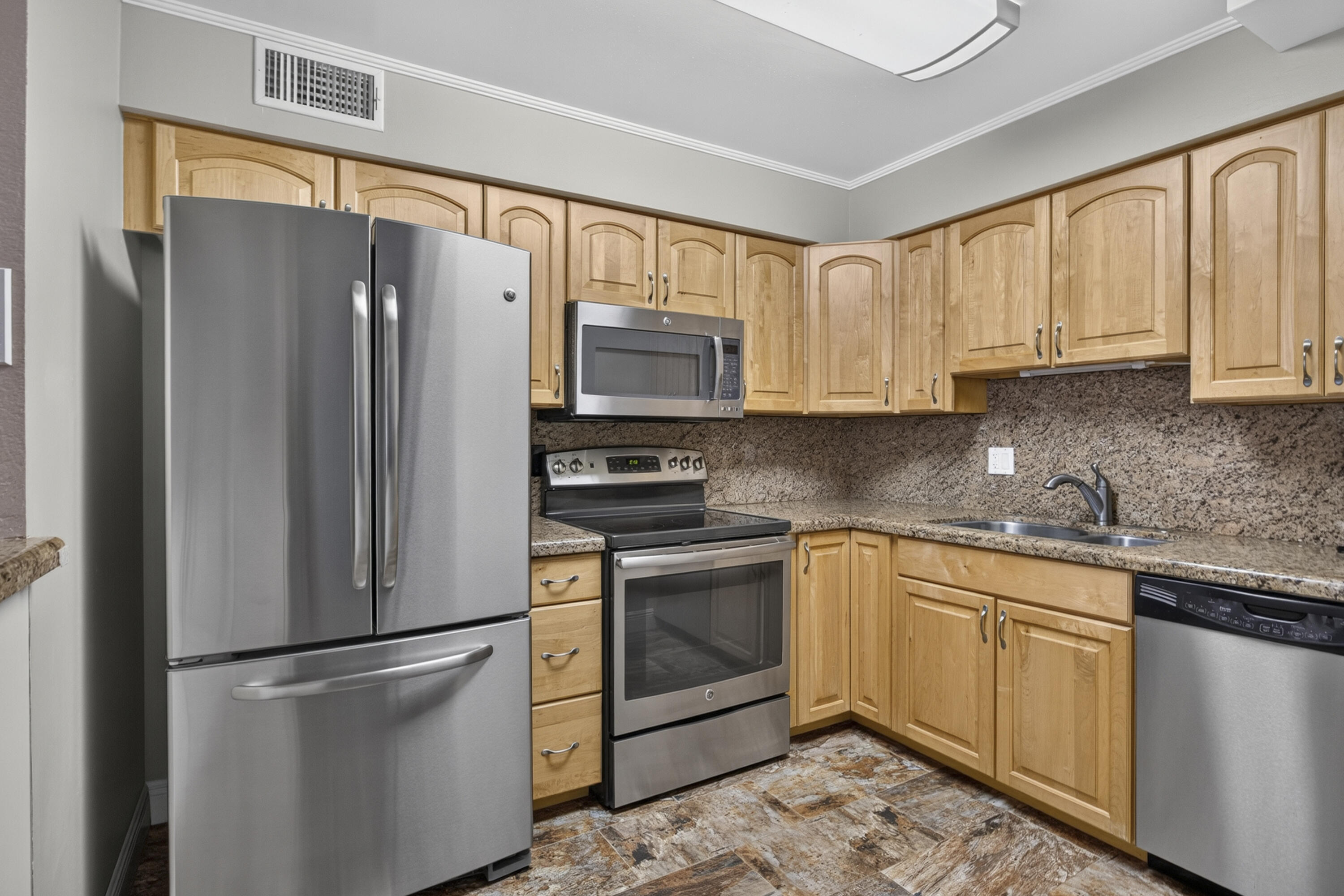 1206 S LAKE Drive # 504 — Photo 5