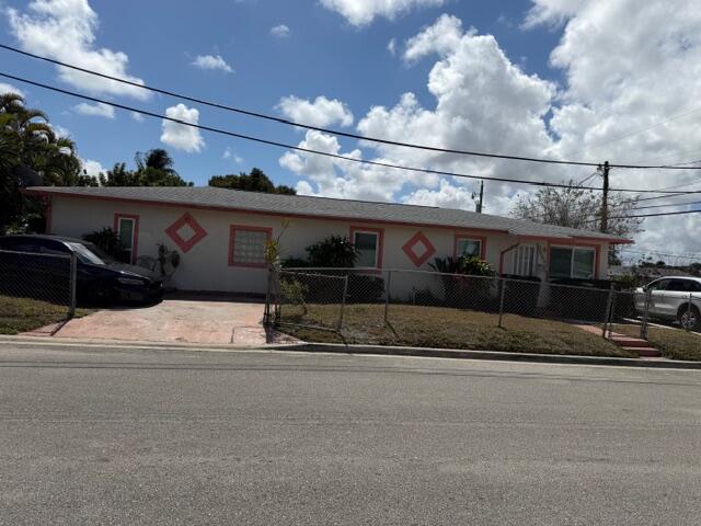 1585 W 36TH Street, West Palm Beach FL 33404