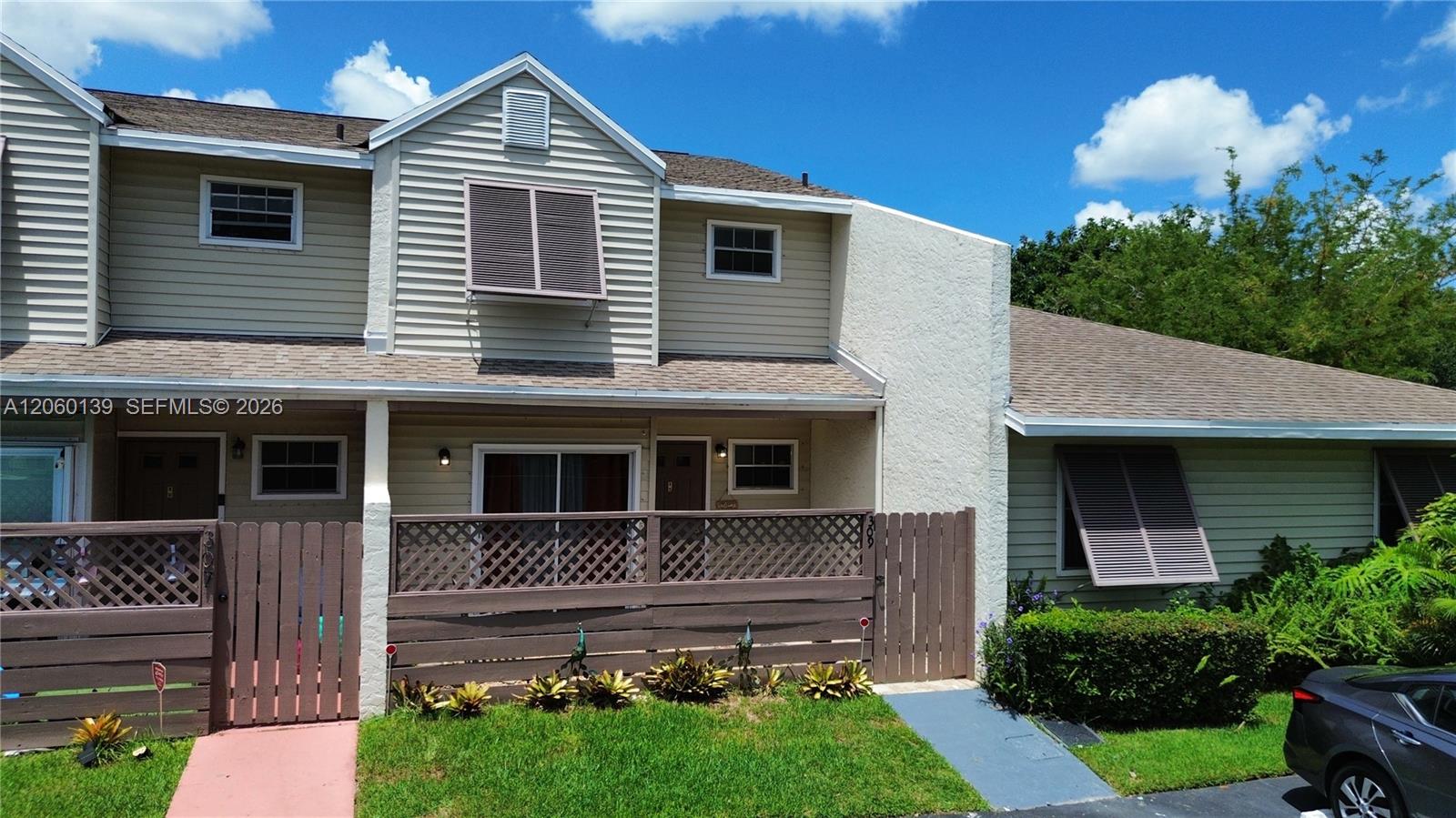 309 W Hemingway Cir, Margate FL 33063