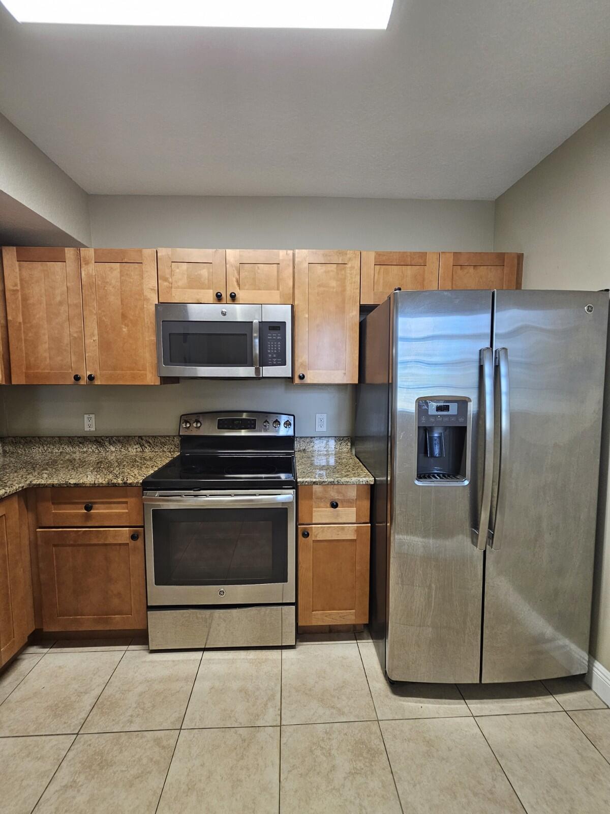 1049 GOLDEN LAKES Boulevard # 115 — Photo 4
