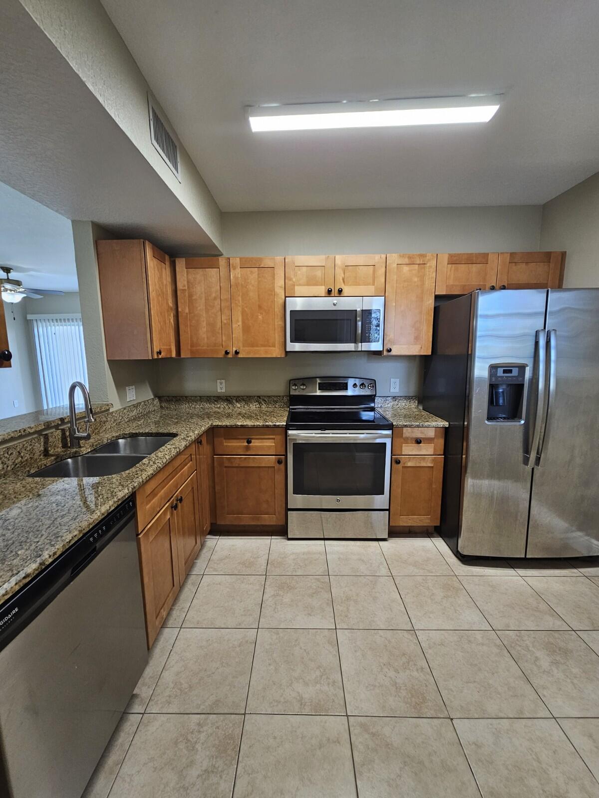 1049 GOLDEN LAKES Boulevard # 115 — Photo 3