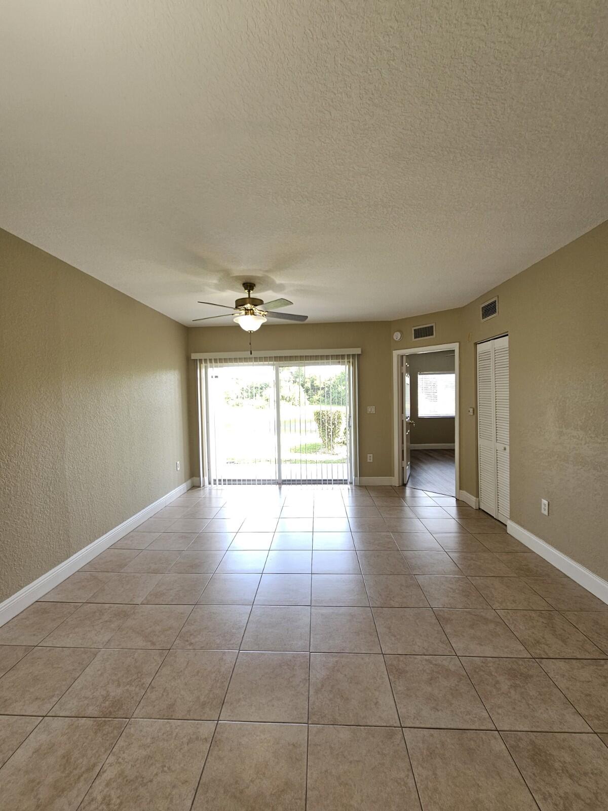 1049 GOLDEN LAKES Boulevard # 115 — Photo 2