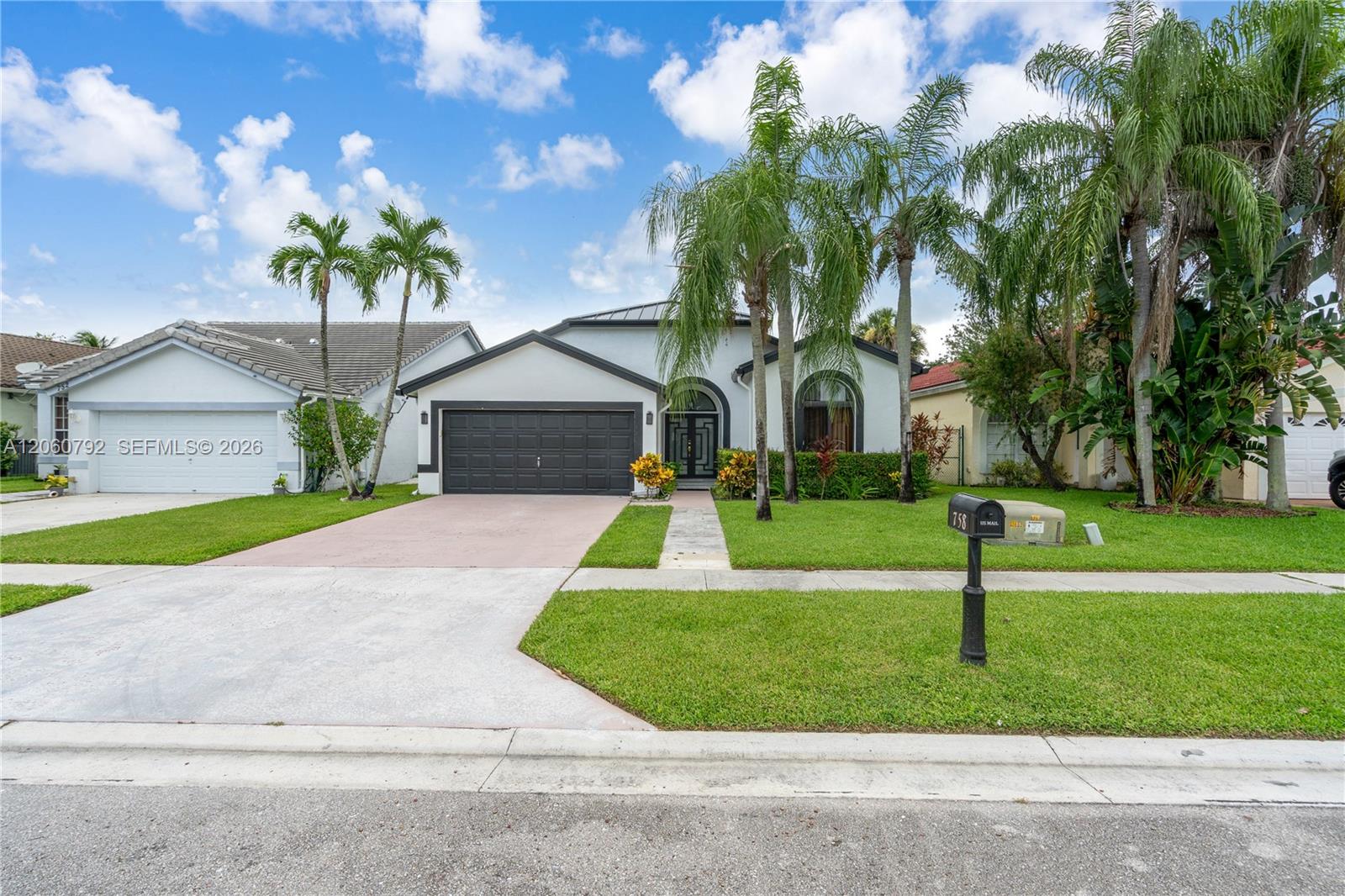 758 Lake Wellington Dr, Wellington FL 33414