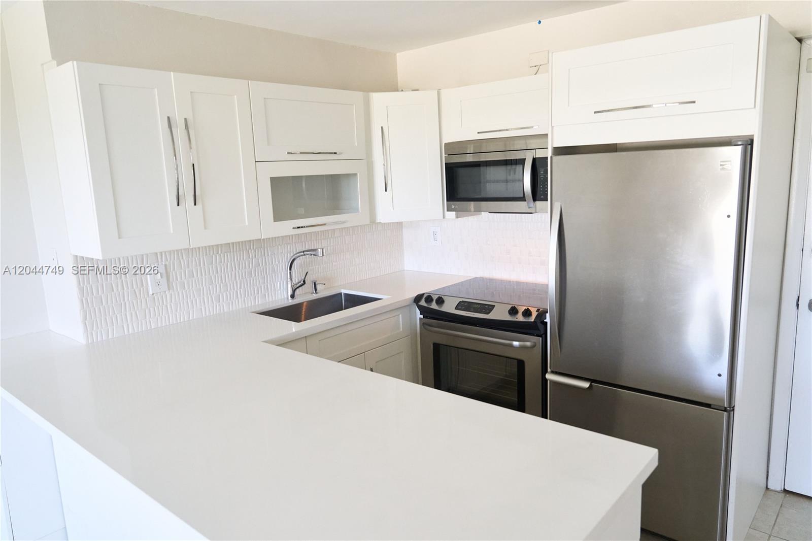 3000 N Ocean Blvd # 407 — Photo 2