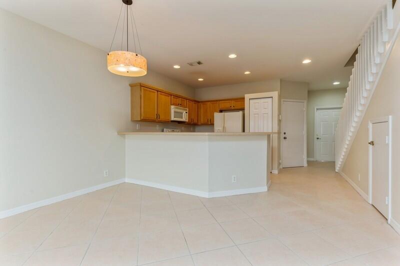 1522 Westchester Avenue — Photo 3