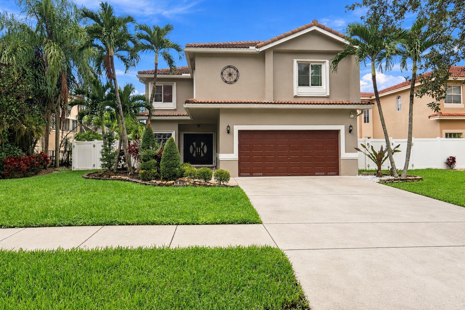 6211 NW 58th Way — Photo 2