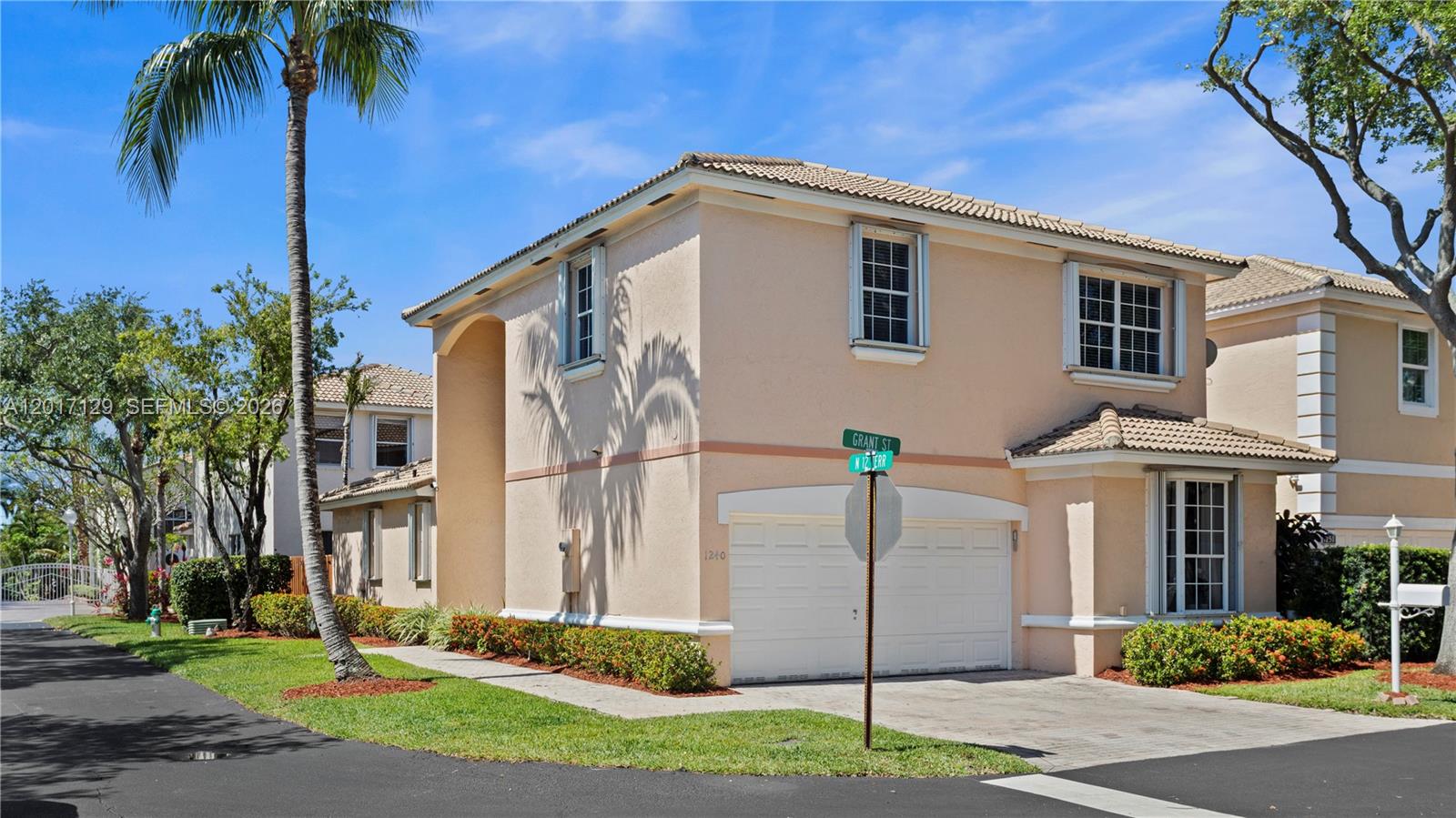 1240 Grant St, Hollywood FL 33019