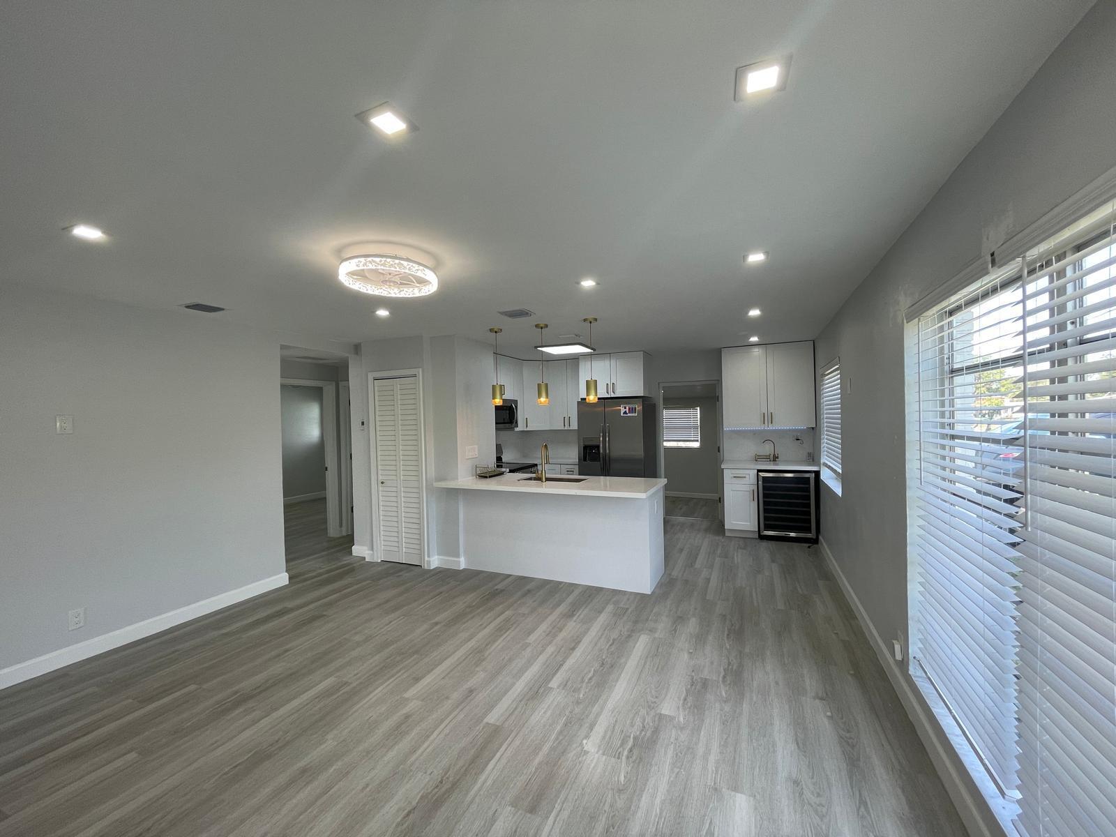 431 NW 33RD Terrace — Photo 3