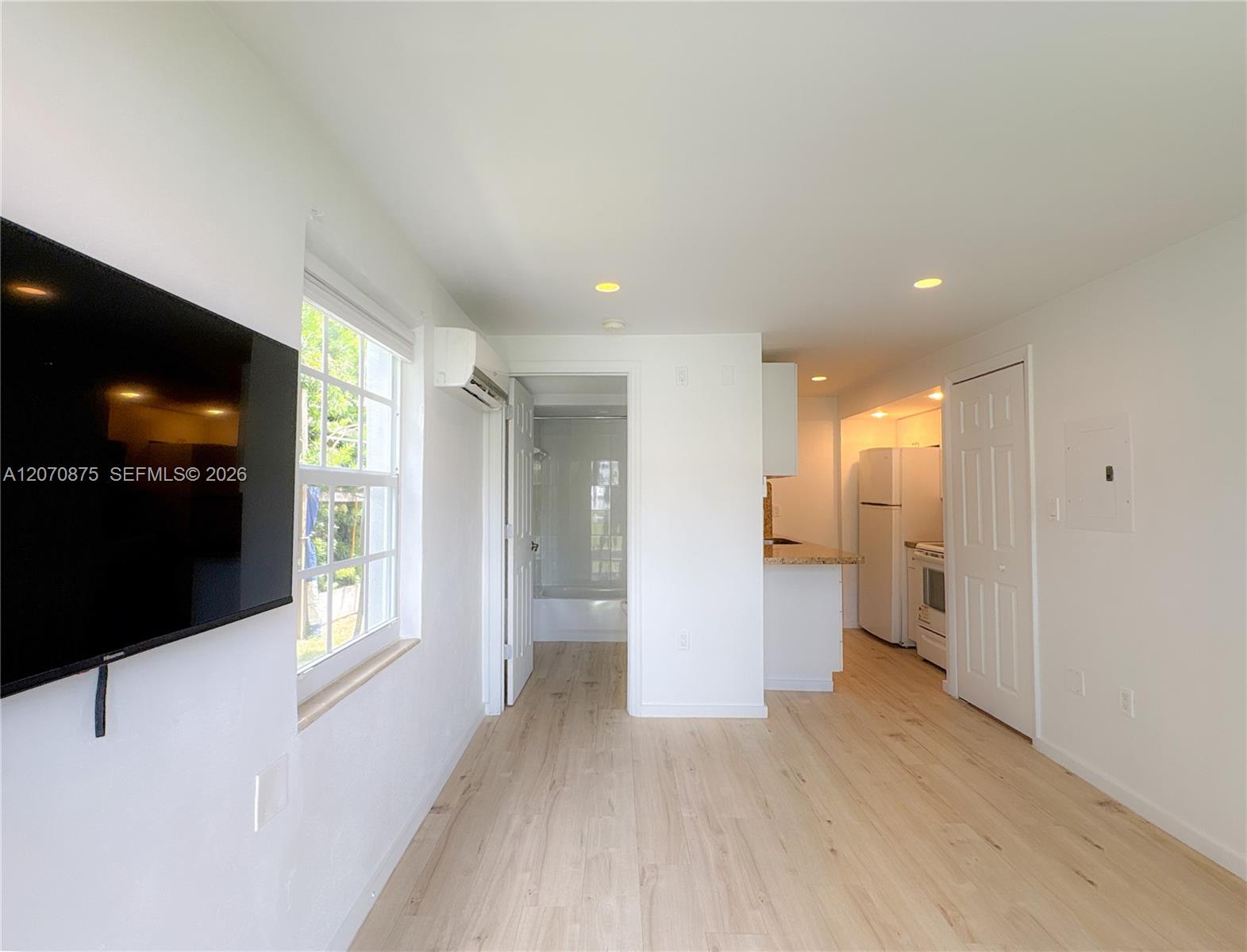 4349 Sheridan Ave # 11 — Photo 4