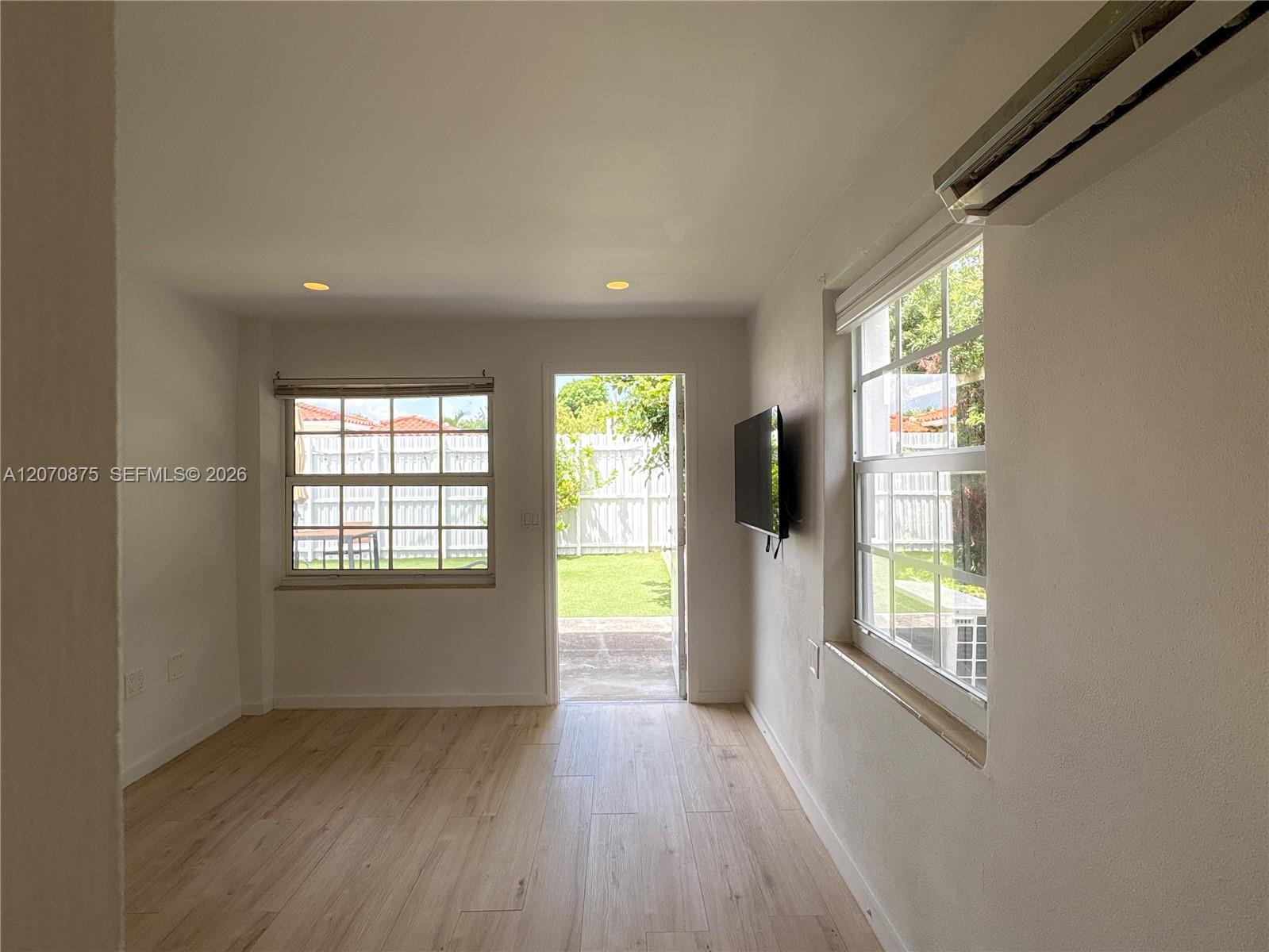 4349 Sheridan Ave # 11 — Photo 5