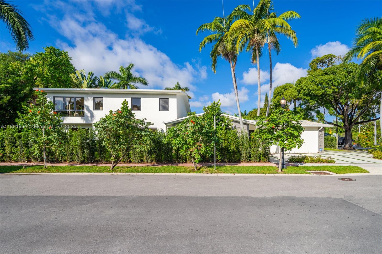 222 E Rivo Alto Dr, Miami Beach FL 33139