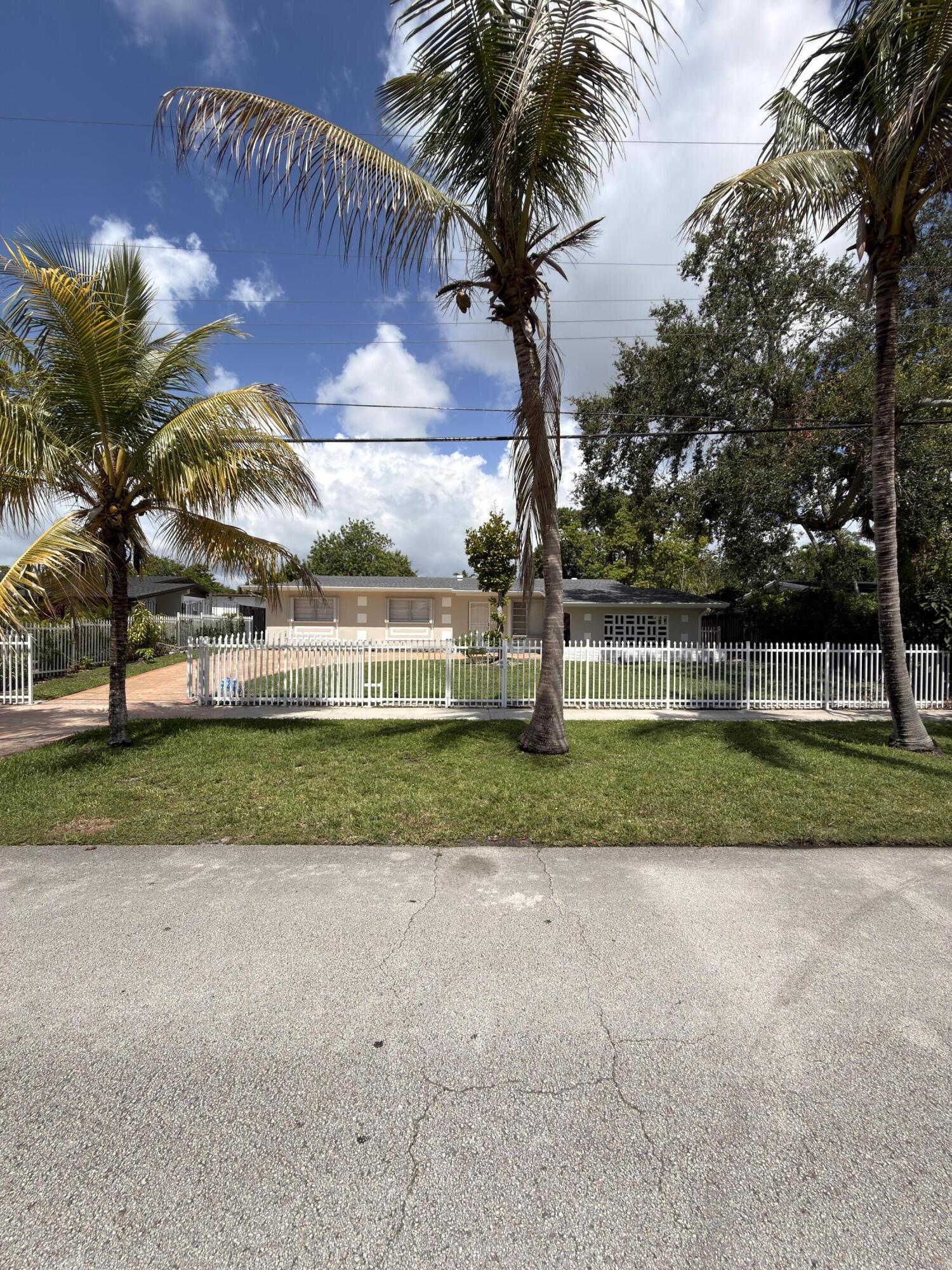 7500 SW 98TH Court, Miami FL 33173