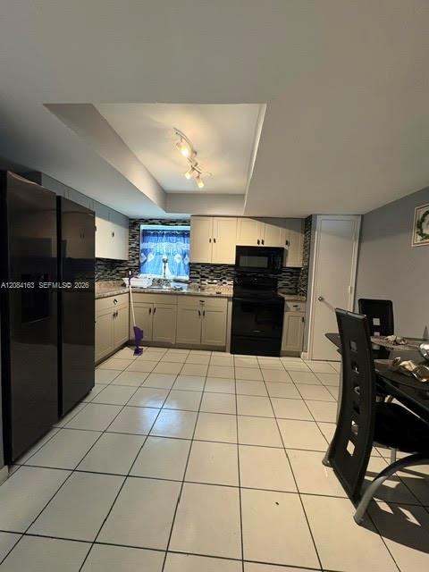 441 NE 43rd St — Photo 3