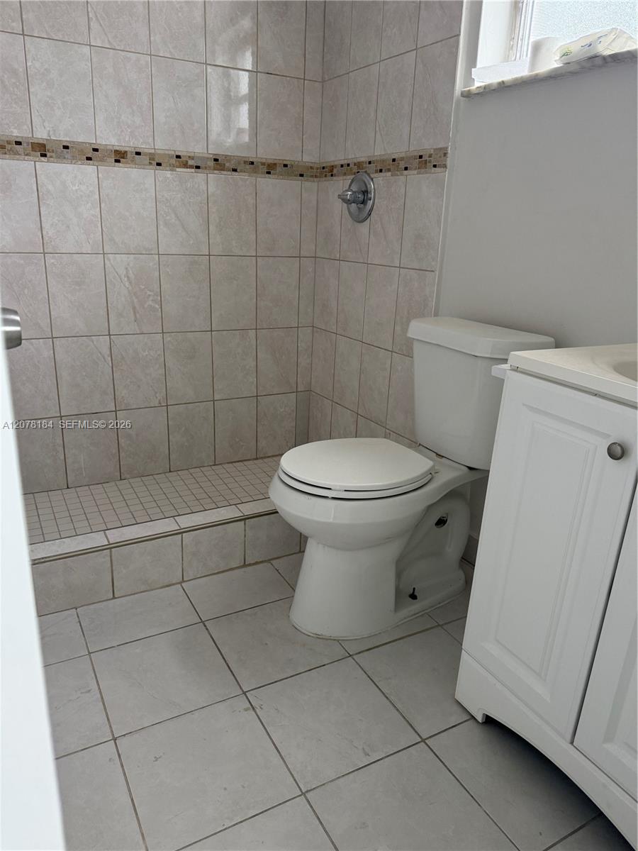 166 W 8th St # 1 — Photo 3