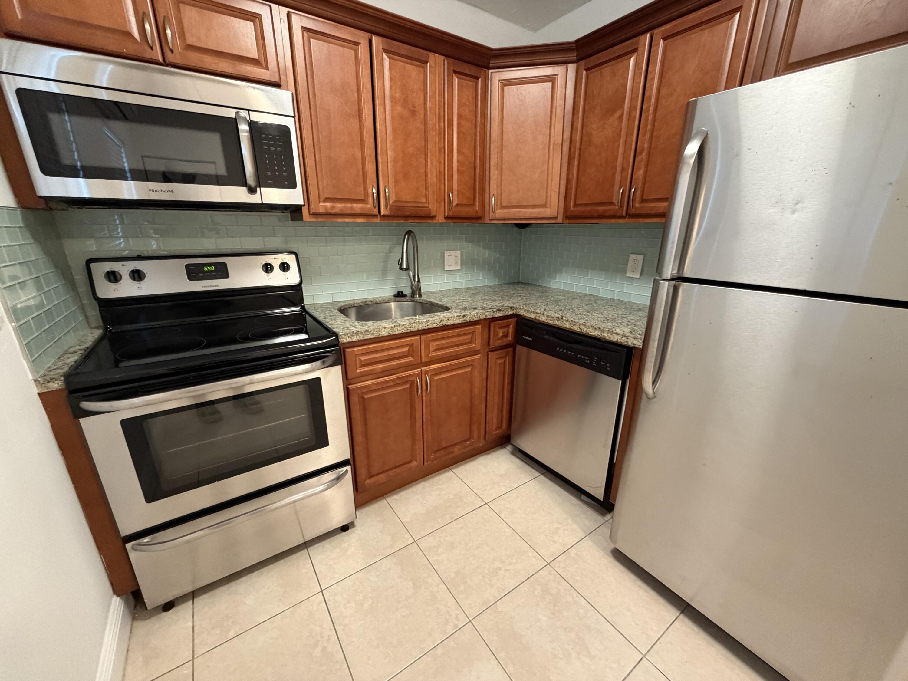 2255 NE 51ST Street # B3 — Photo 5