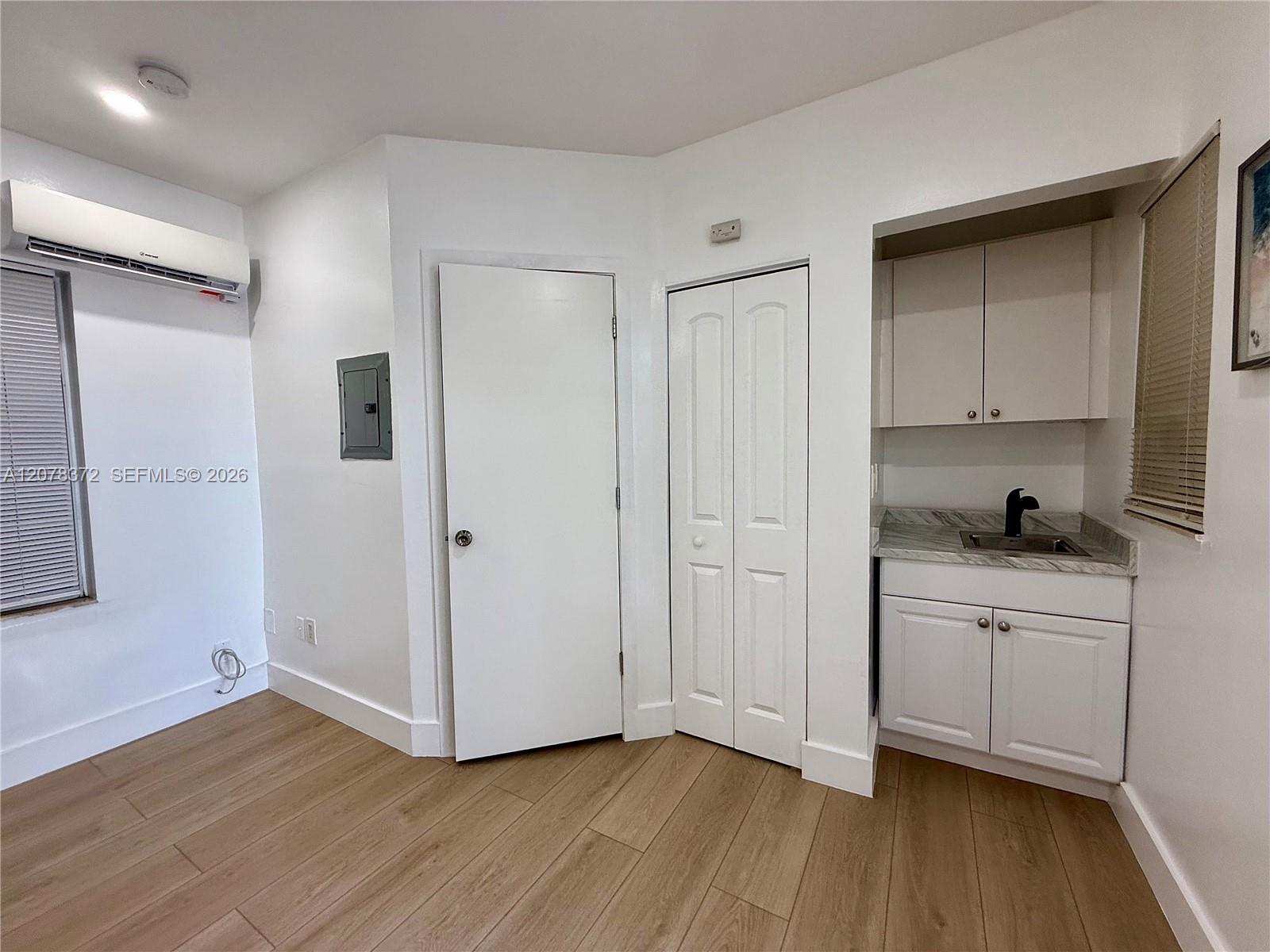 427 NE 62nd St # 5 — Photo 2