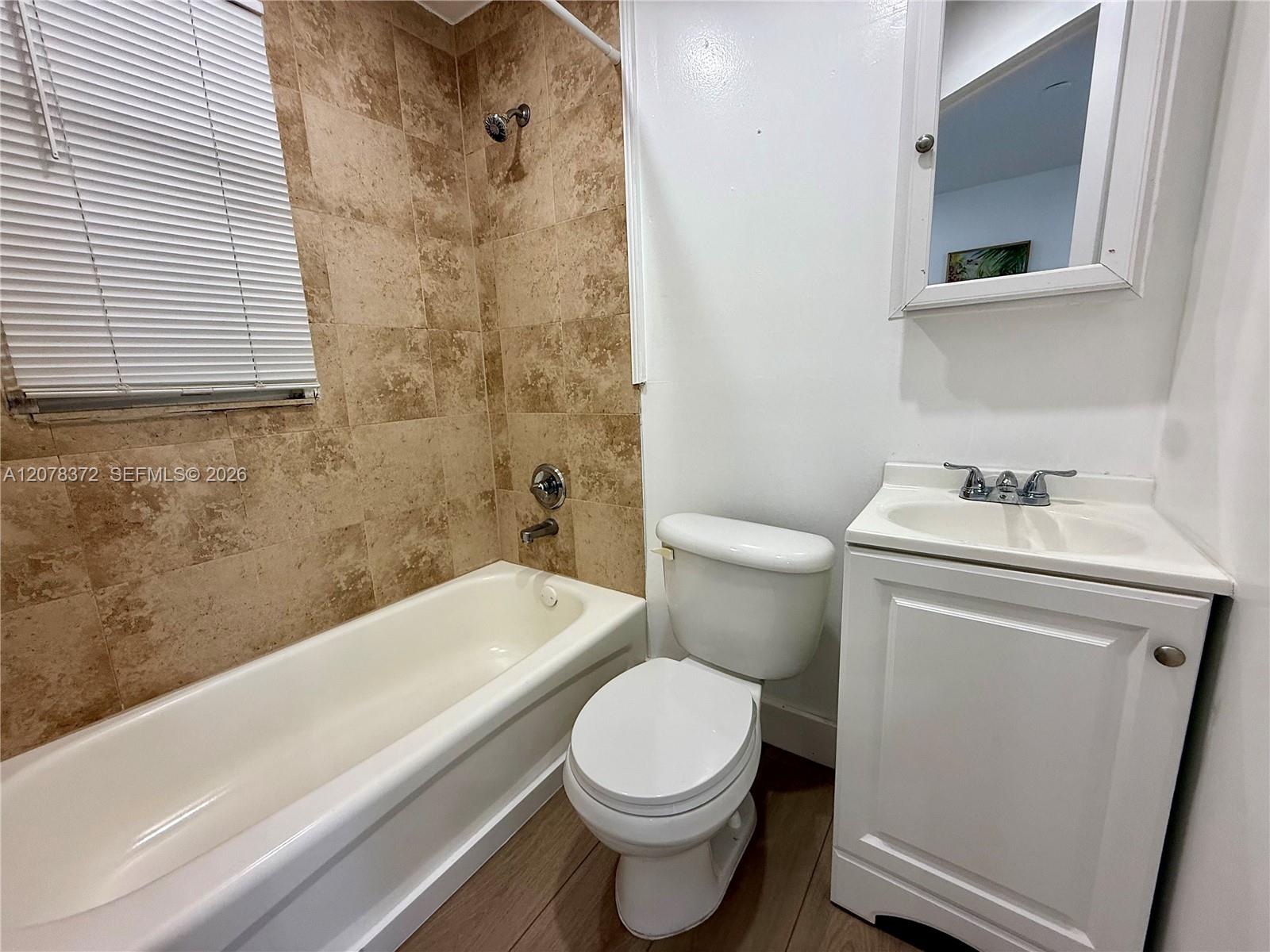 427 NE 62nd St # 5 — Photo 3