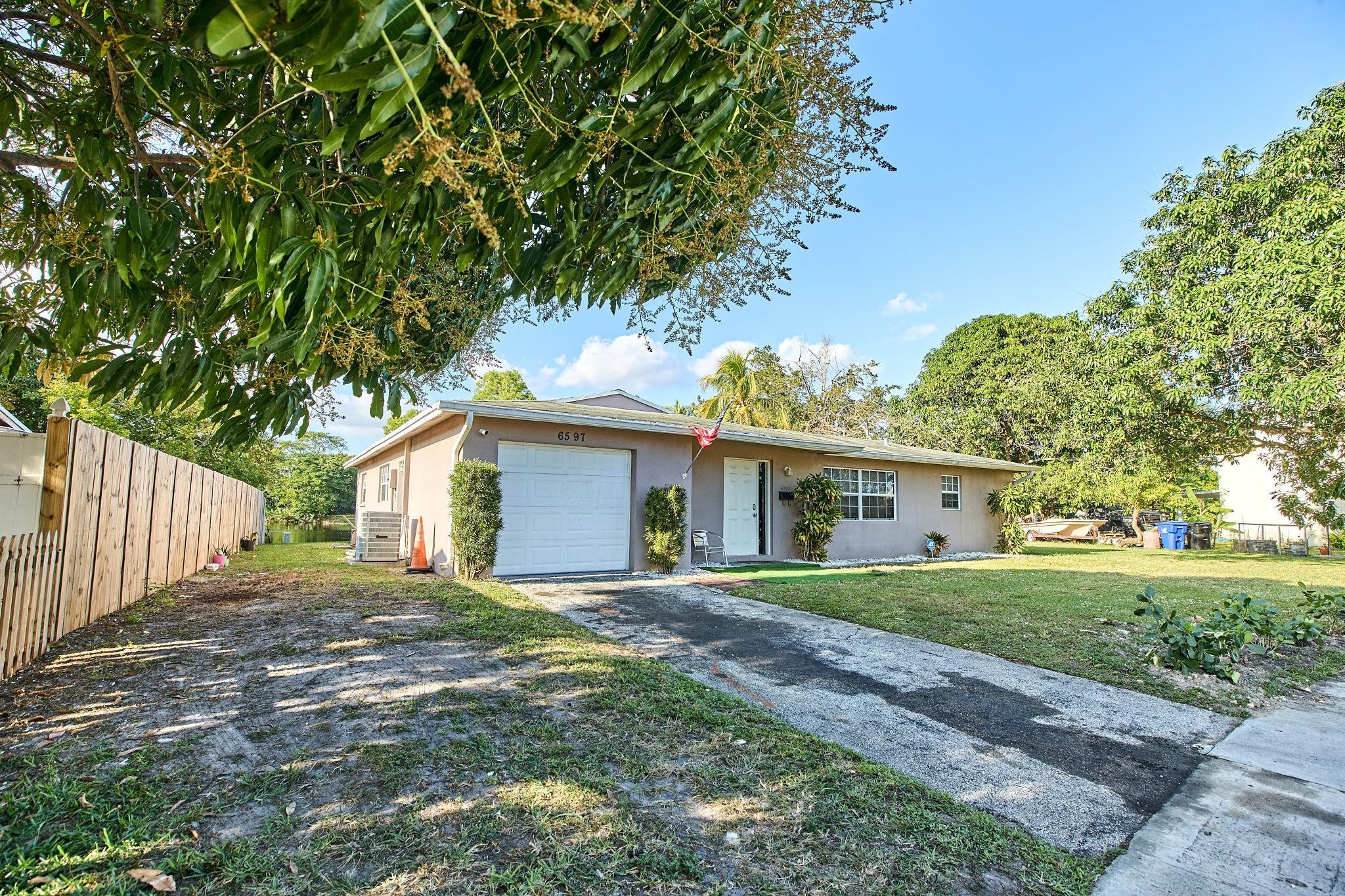 6597 Salem Street, North Lauderdale FL 33068