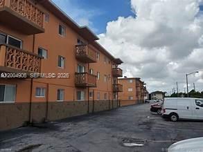 2330 NW 11th St # 24, Miami FL 33125
