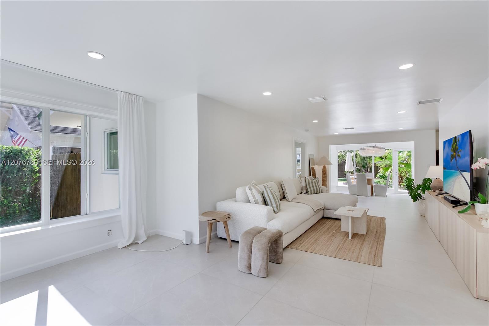 617 SW 5th Ave — Photo 2