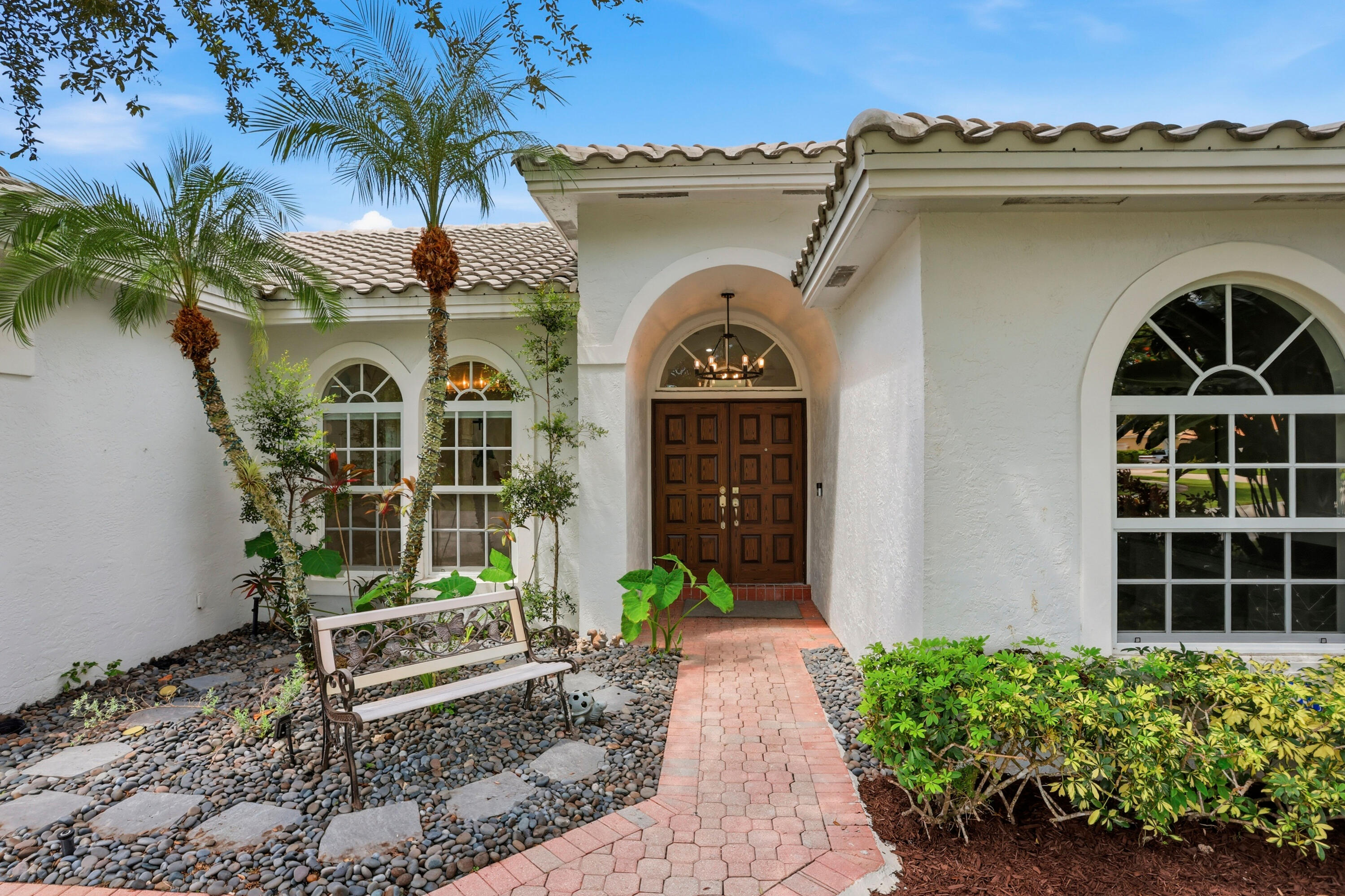 9224 LAKE SERENA Drive — Photo 4