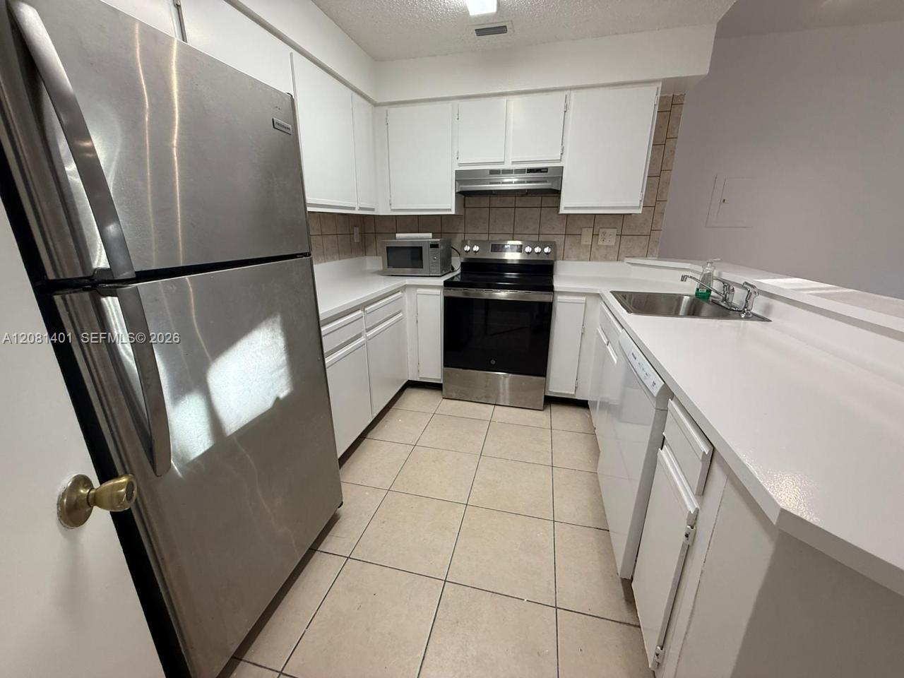 2550 SW 18th Ter # 1807 — Photo 4