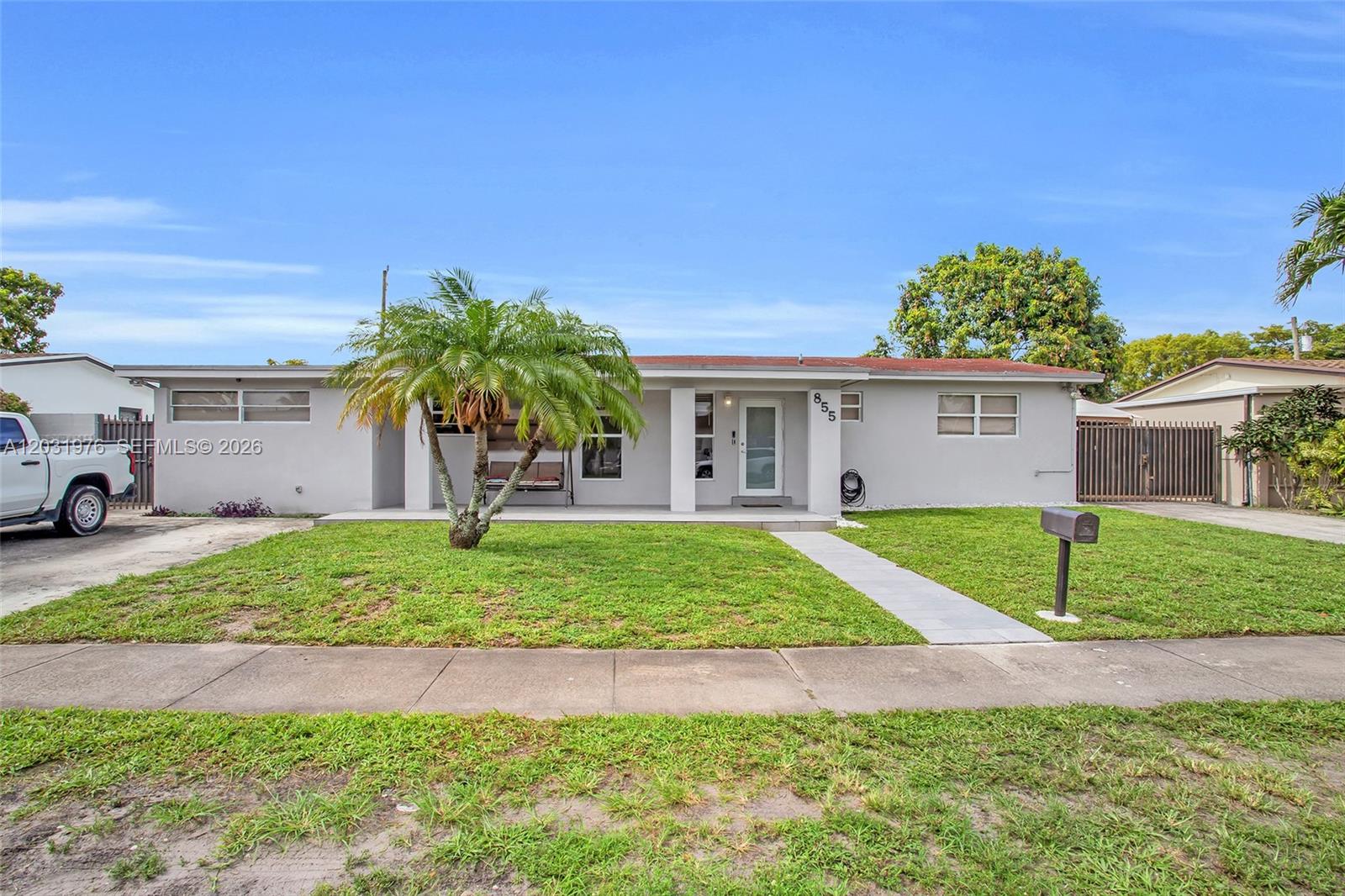 855 W 70th Pl, Hialeah FL 33014