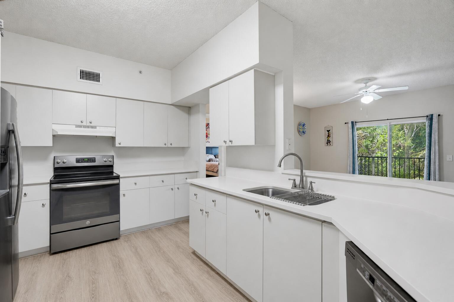 350 CRESTWOOD Circle # 306 — Photo 5