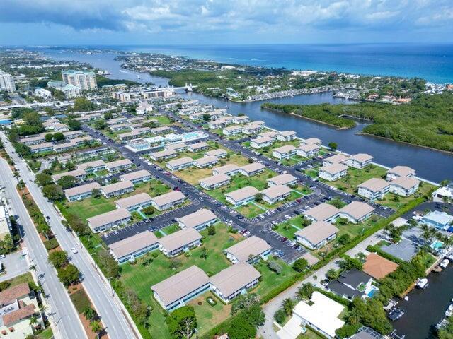 850 E Horizons # 207, Boynton Beach FL 33435