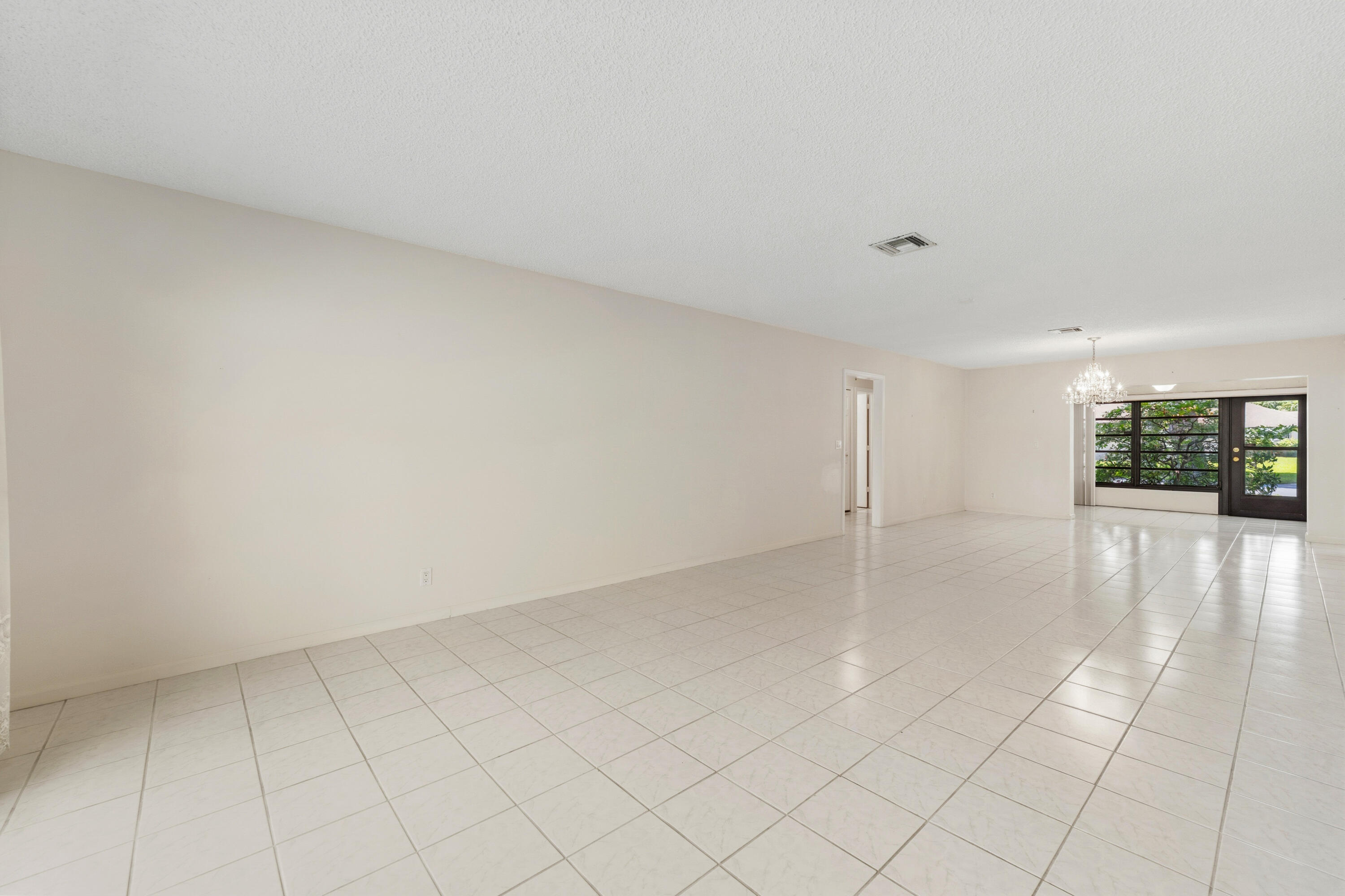 4675 ROBINWOOD Circle # A — Photo 3