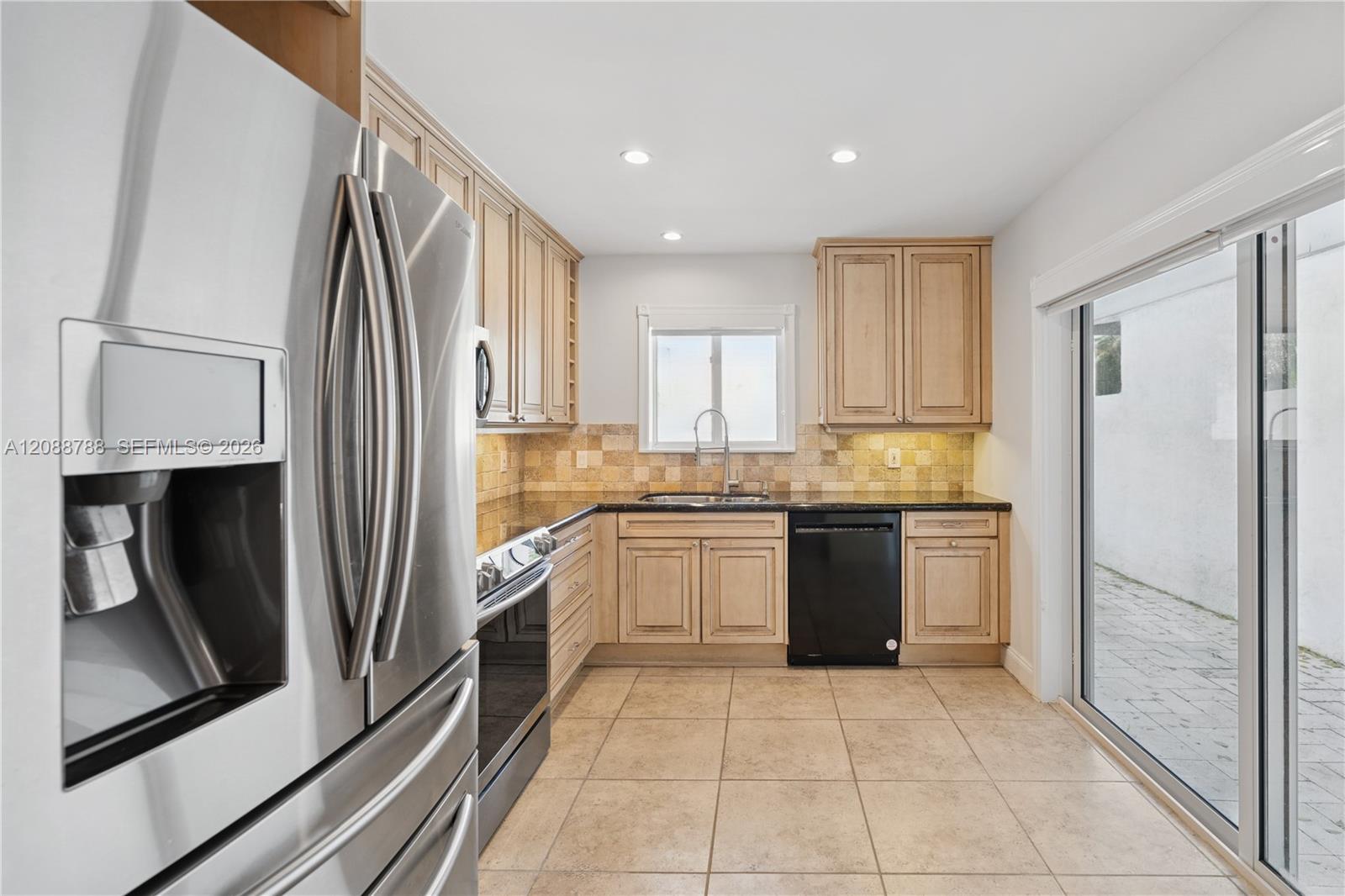 2952 Florida Blvd — Photo 4