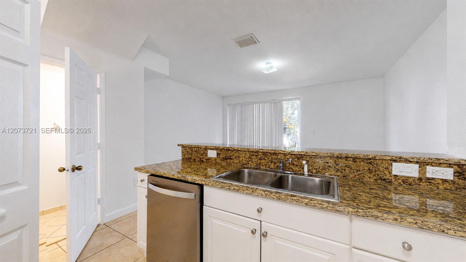 2929 SE 2nd St # 7 — Photo 5