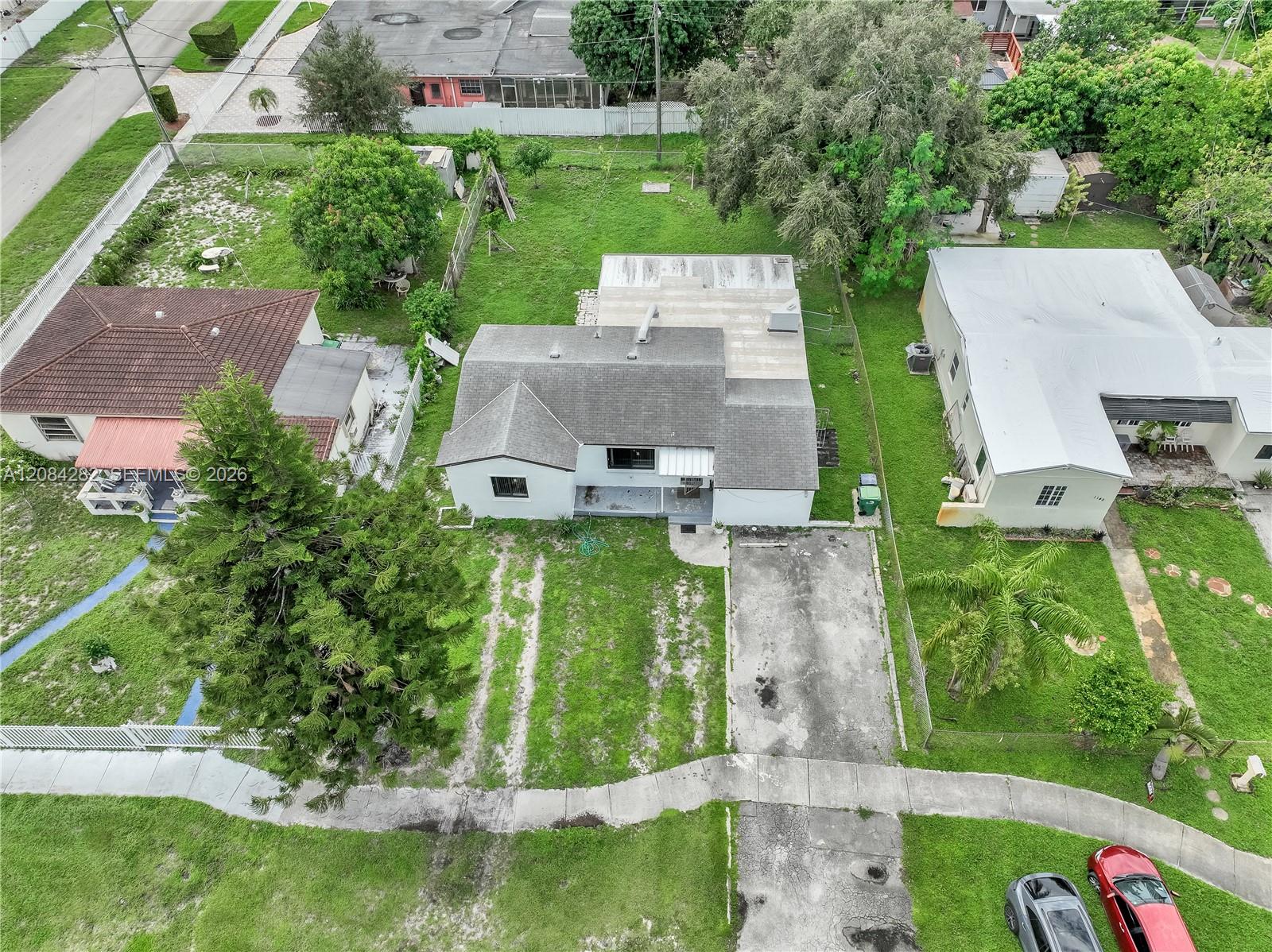 1146 Jann Ave — Photo 3