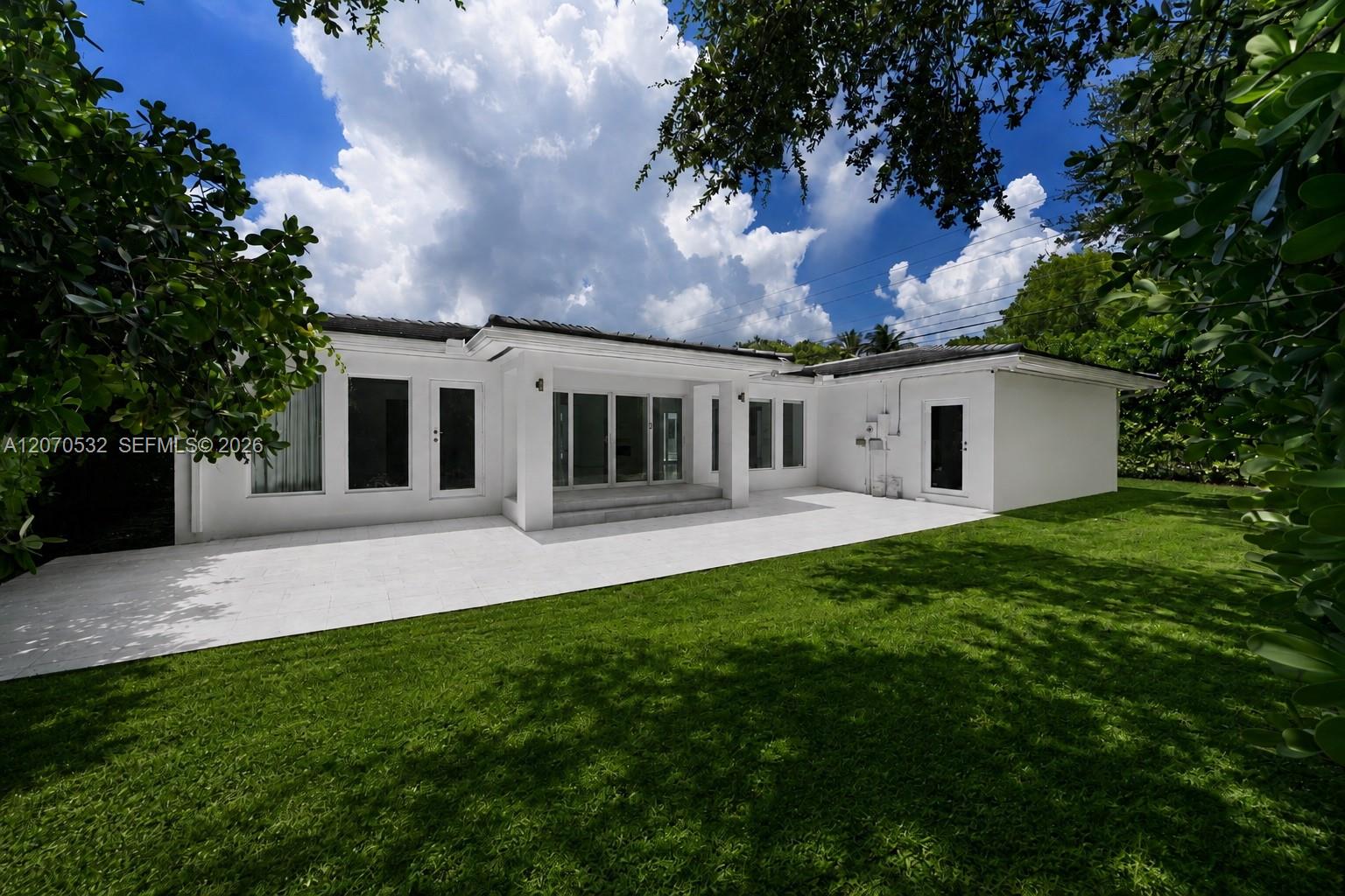 4001 Monserrate St — Photo 5