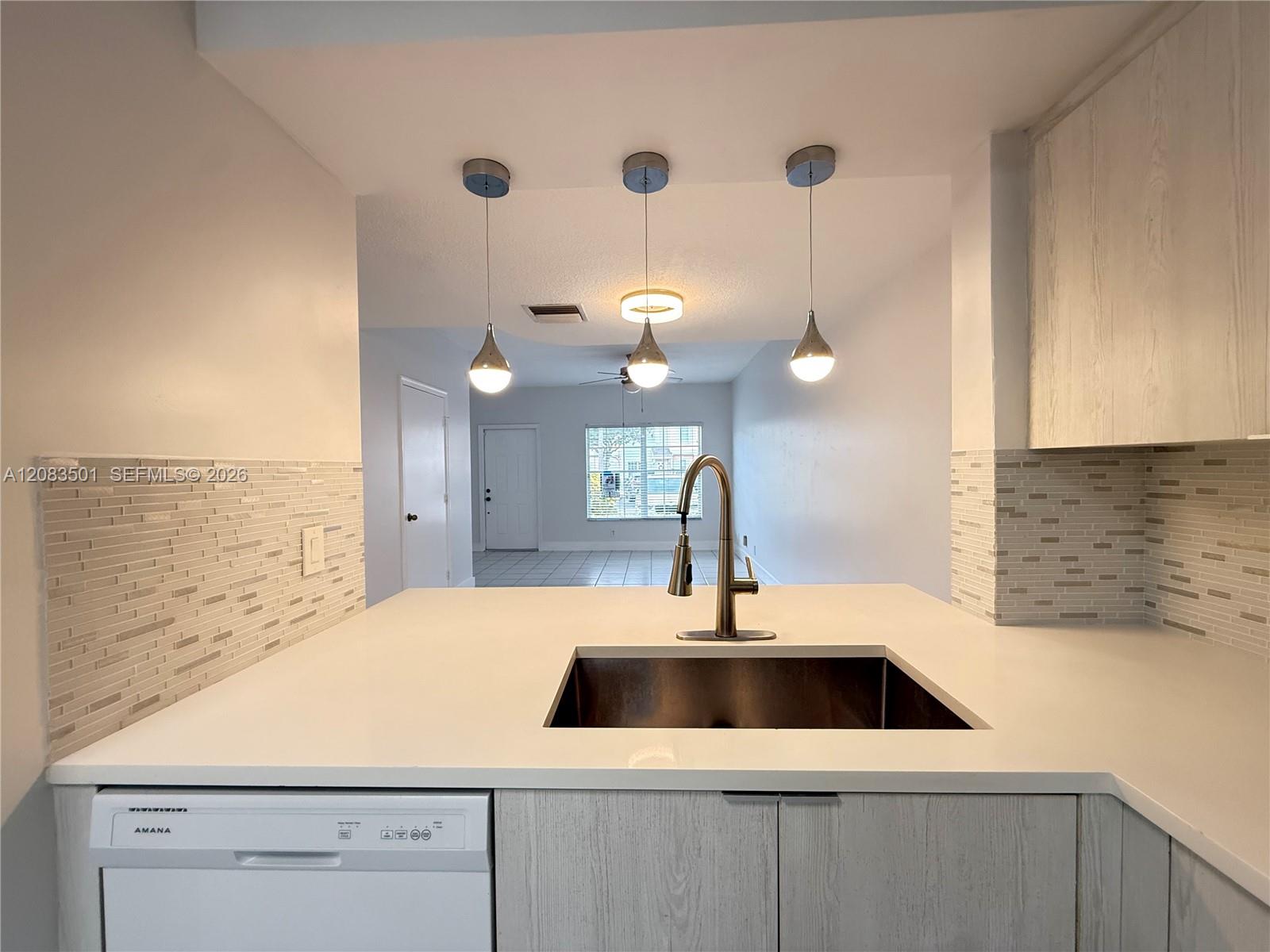 16736 Hemingway Dr # 16736 — Photo 2