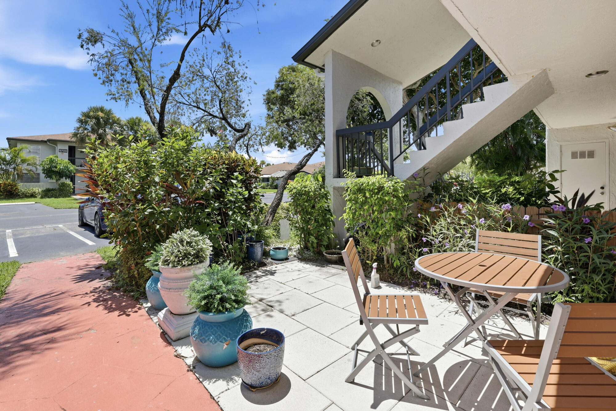 5710 Princess Palm Court # B — Photo 2