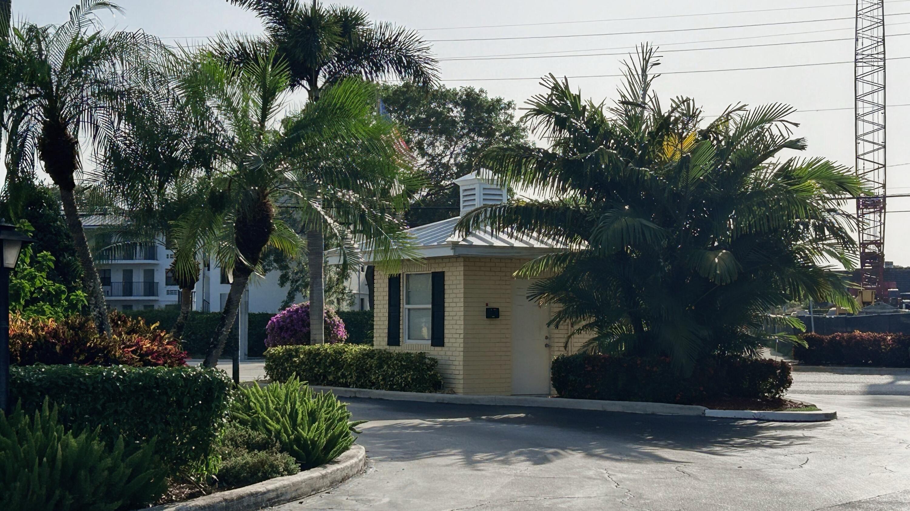 21 Colonial Club Drive # 202, Boynton Beach FL 33435