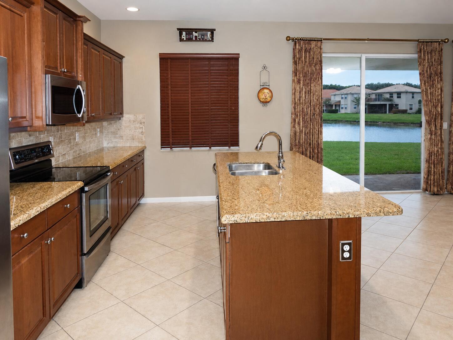 2700 Shaughnessy Drive — Photo 3