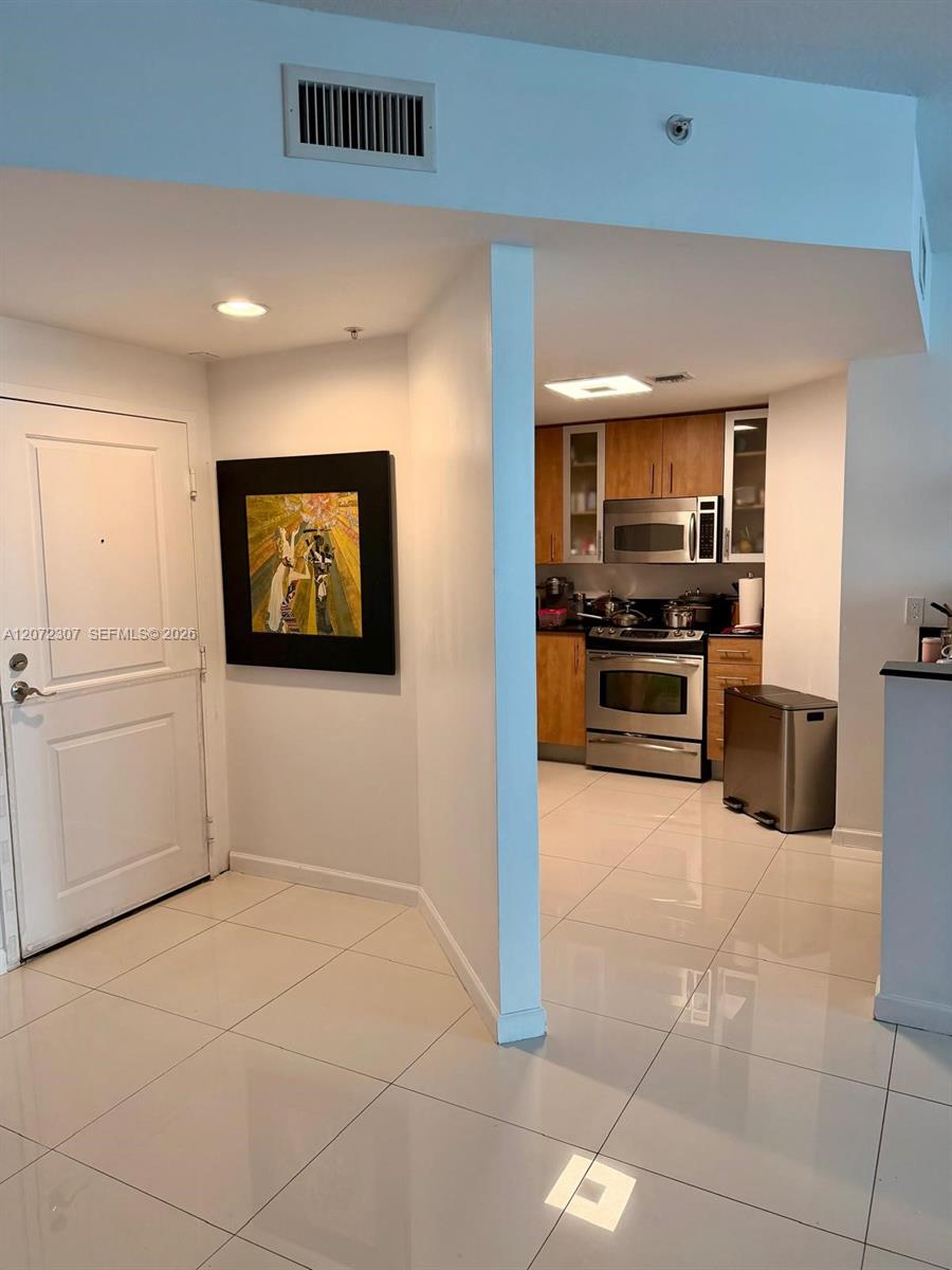 7900 Harbor Island Dr # 505 — Photo 4