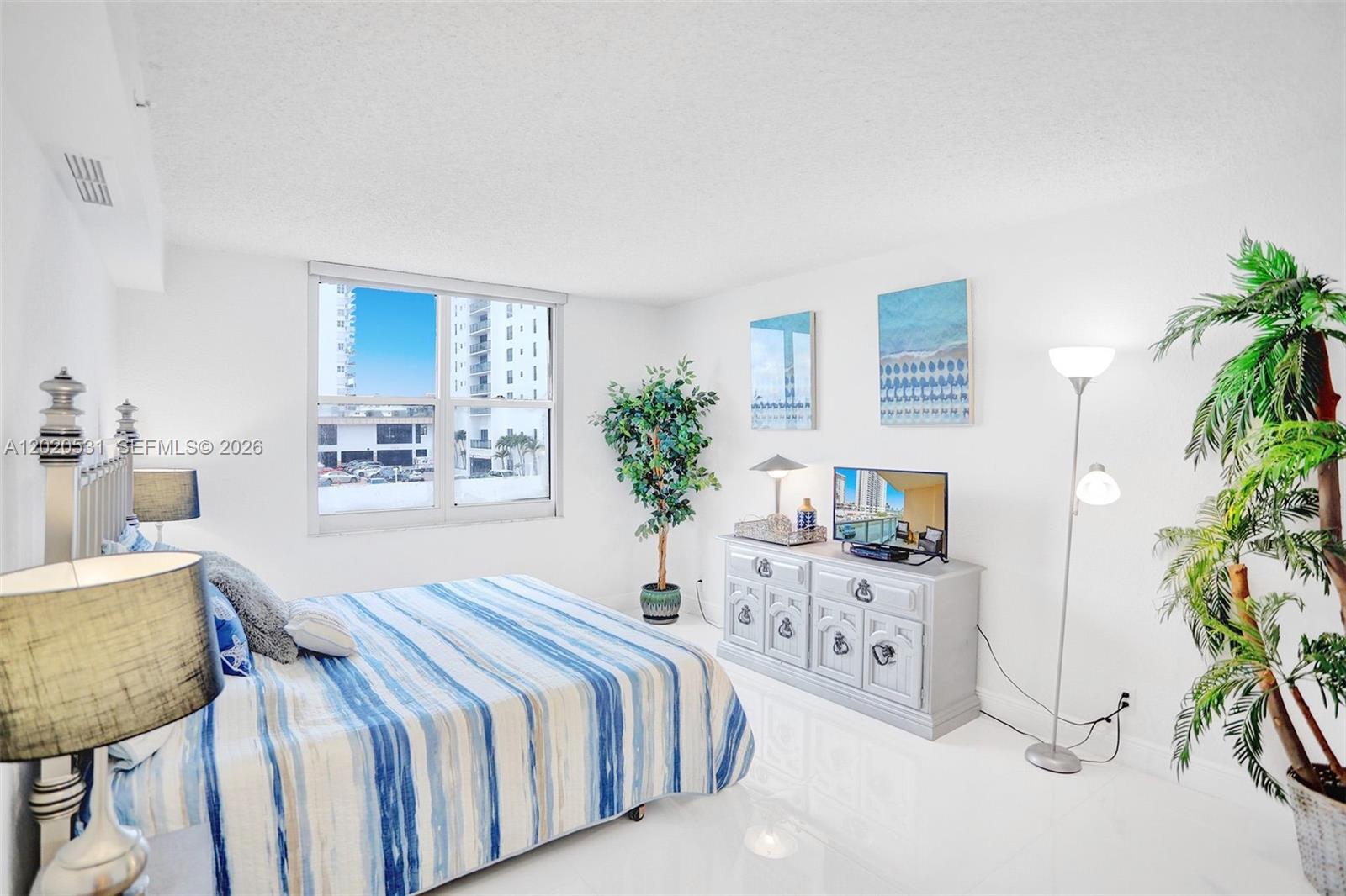2501 S Ocean Dr, Hollywood FL 33019
