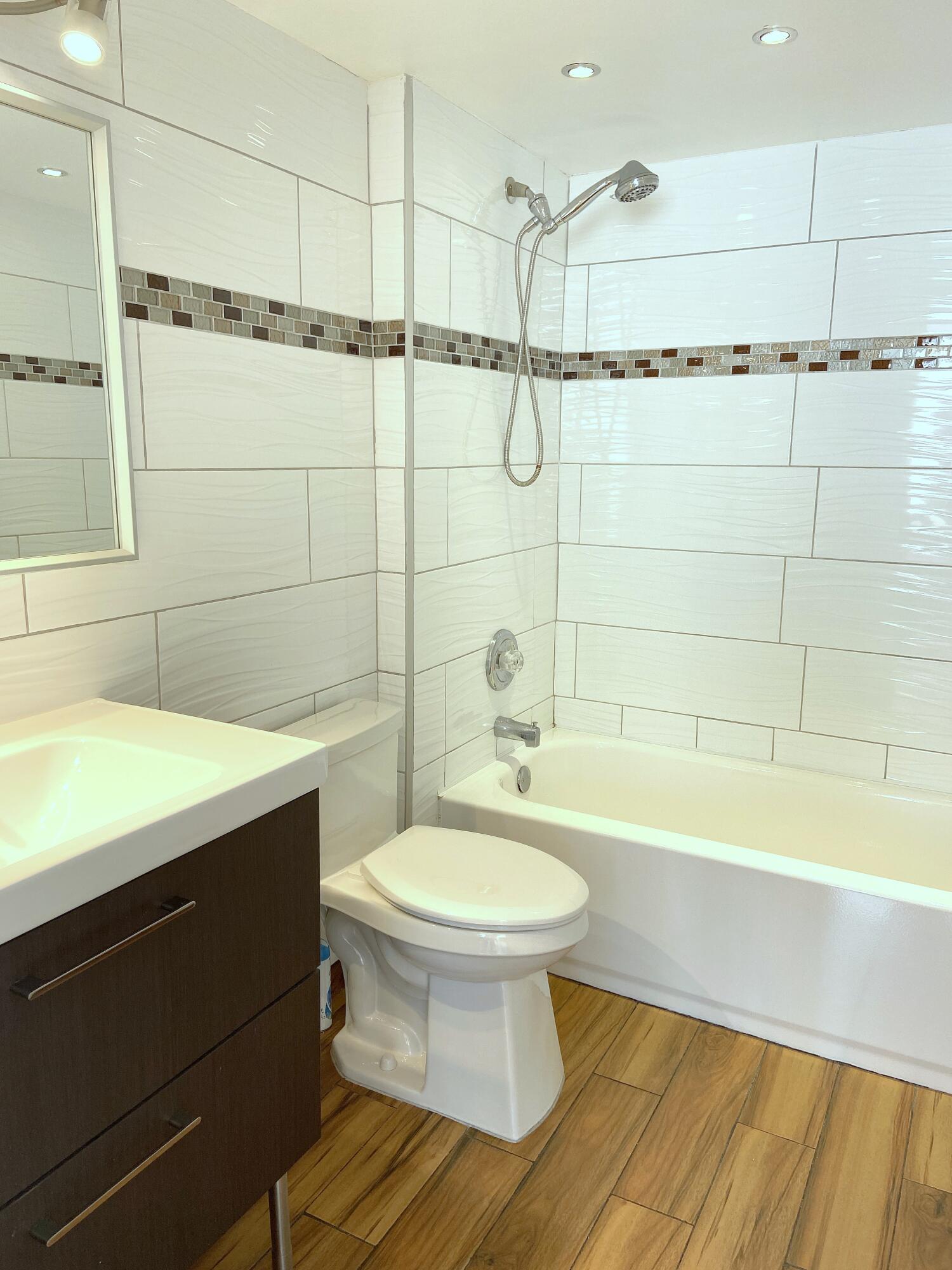 16546 NE 26 Avenue # 5J — Photo 3